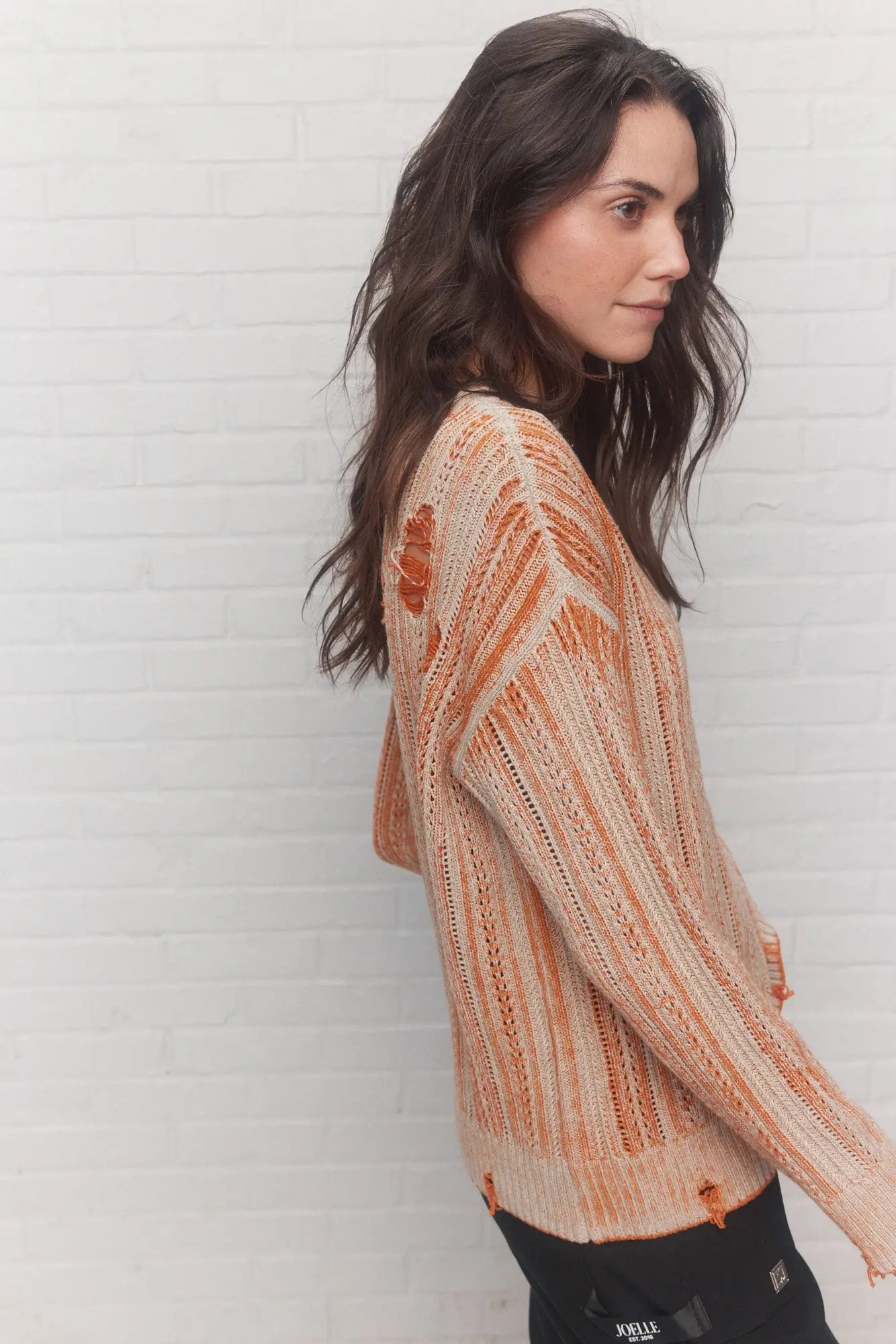 Pull orange à manches longues trouées | Frevo JOELLE Collection