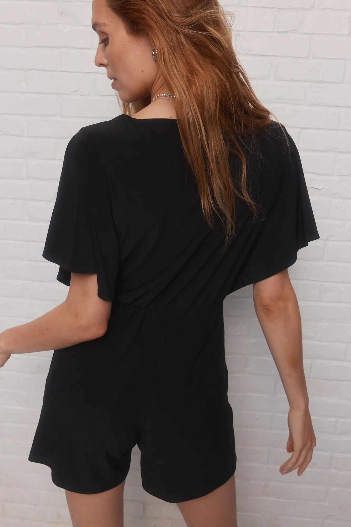 Combishort noir à manches à volants | Jessy JOELLE Collection