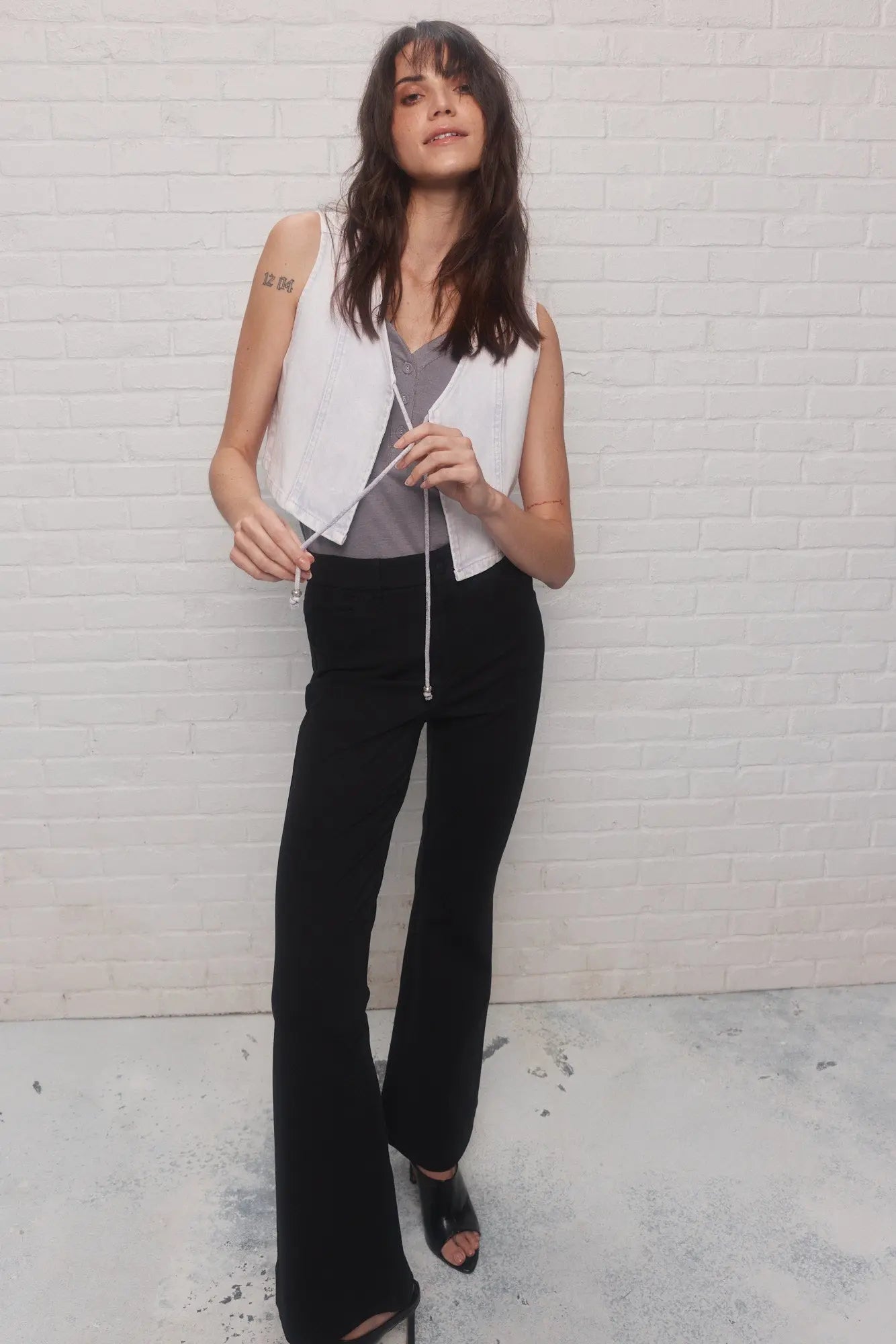Veste courte en jeans lilas sans manches | Kezia