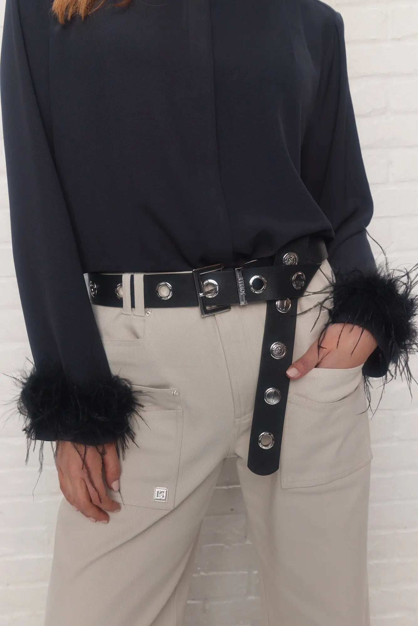 Conrad | Noir JOELLE Collection