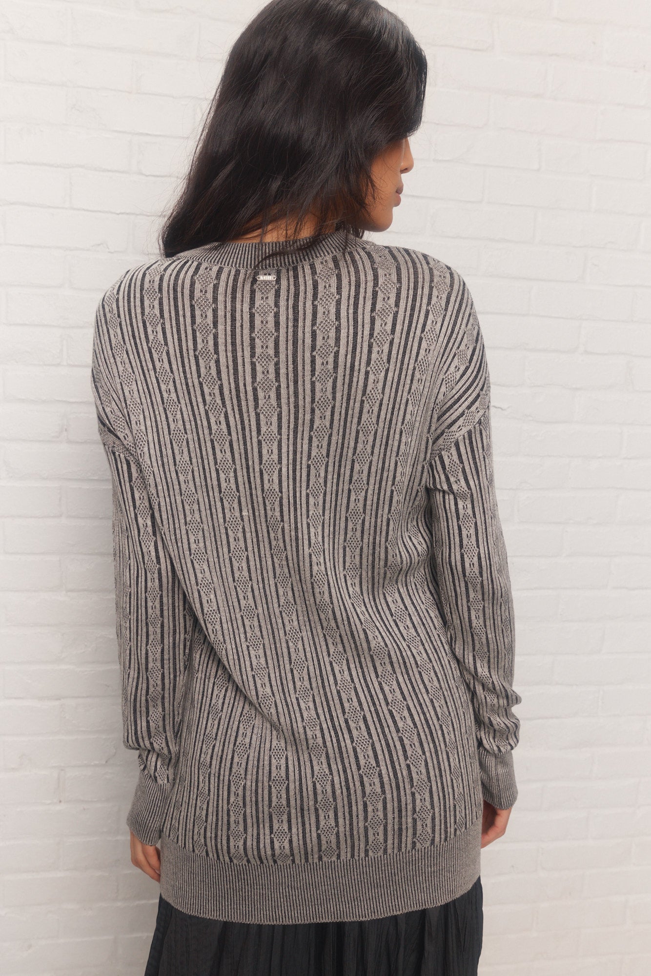 Eugenie | Chandail gris à motif géométrique