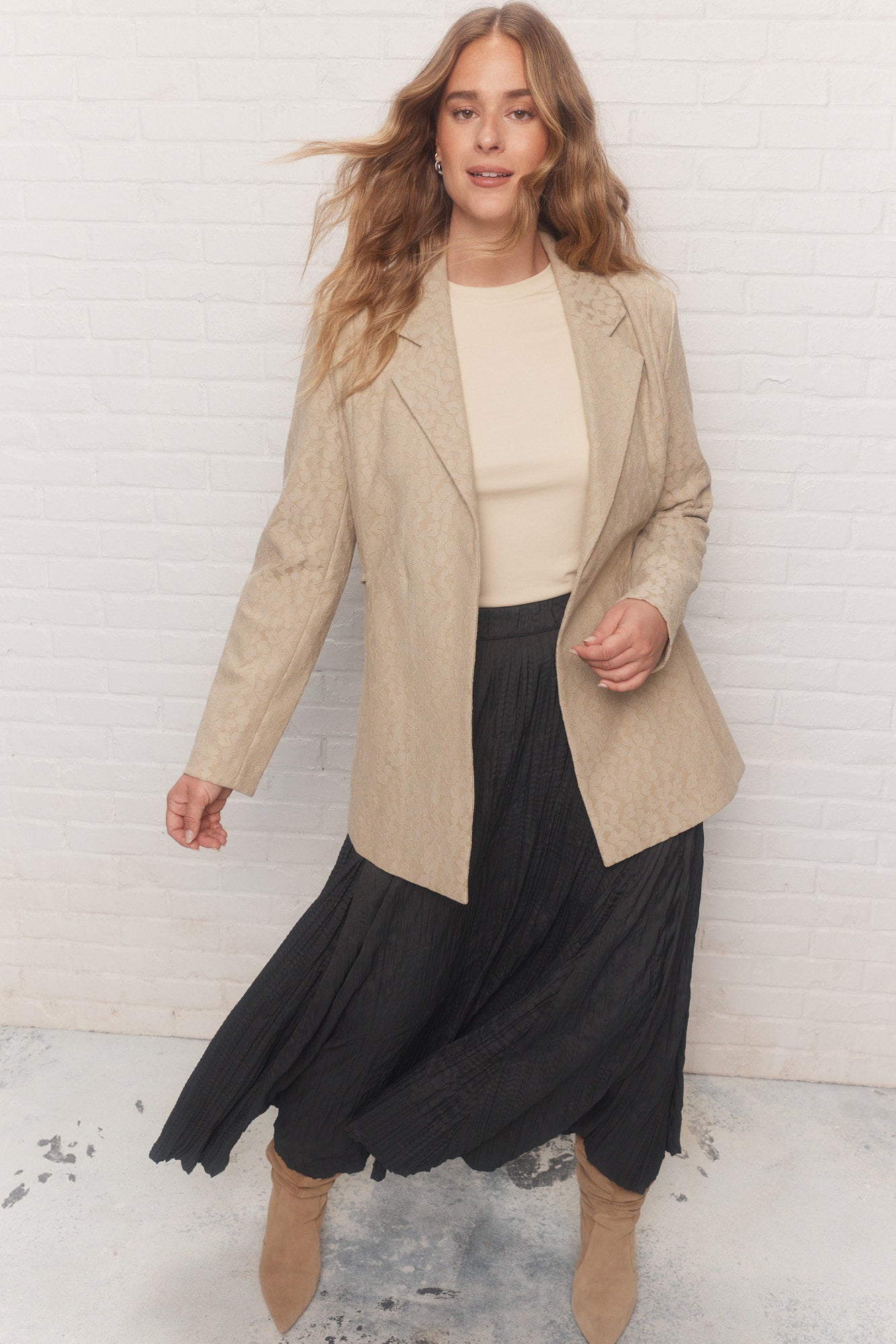 Nika | Long grey pleated skirt
