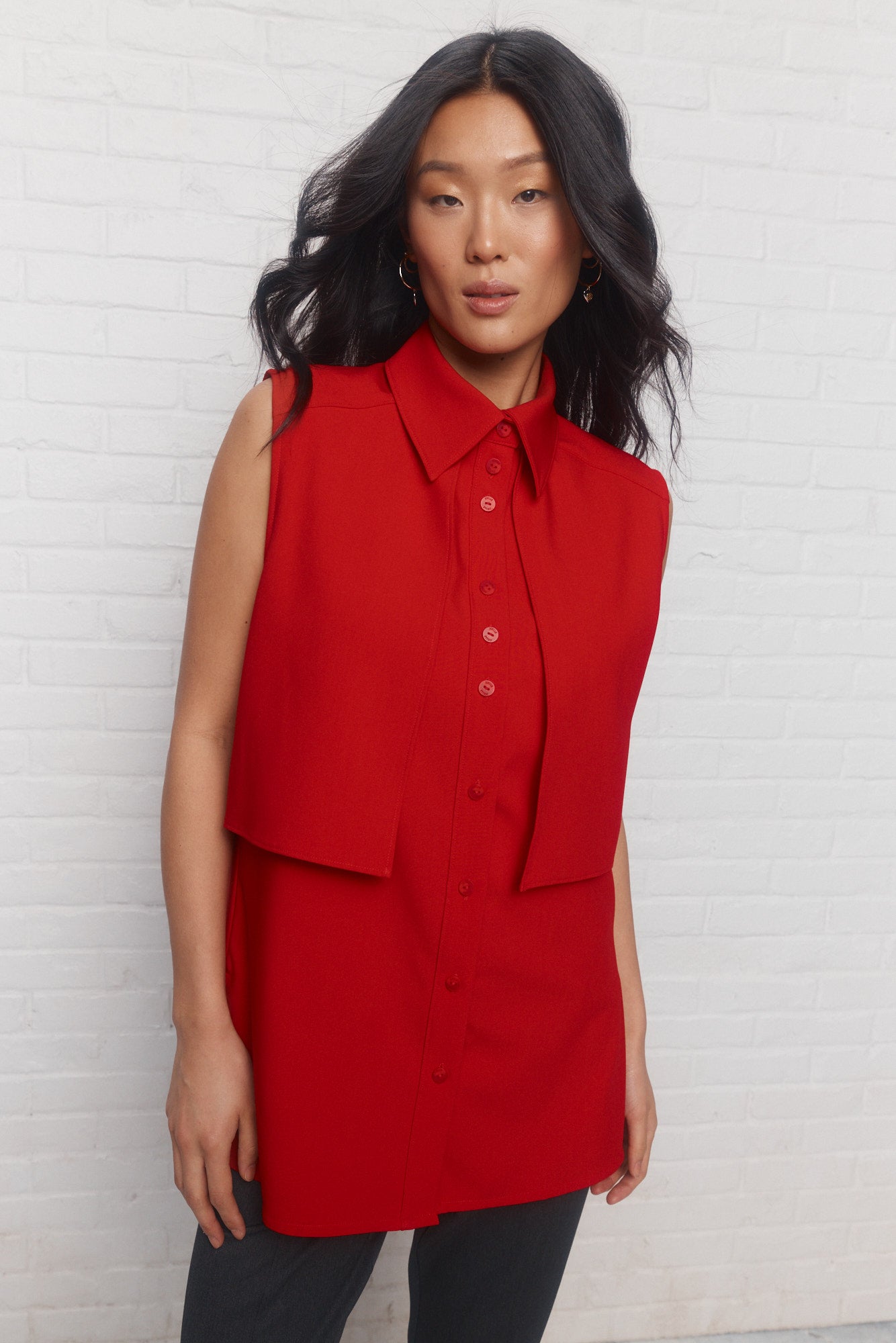 Claire | Sleeveless red shirt