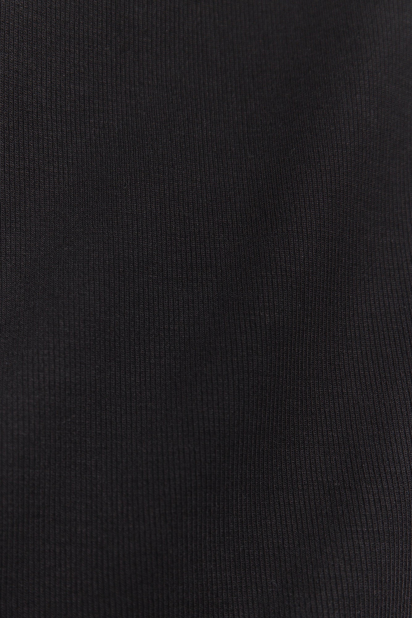 Emy | The black V-neck sweater