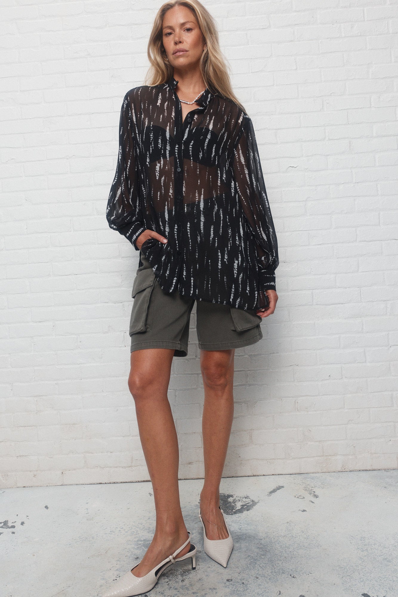 Foxy | The transparent black shirt