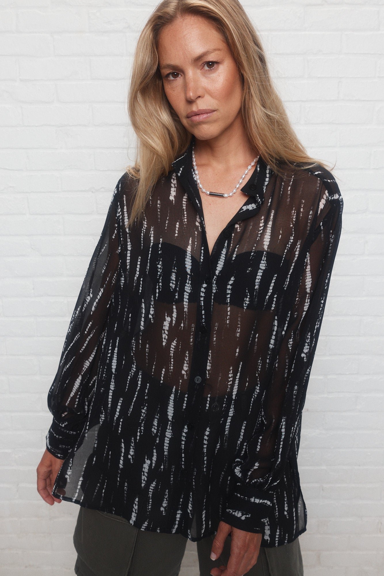 Foxy | The transparent black shirt