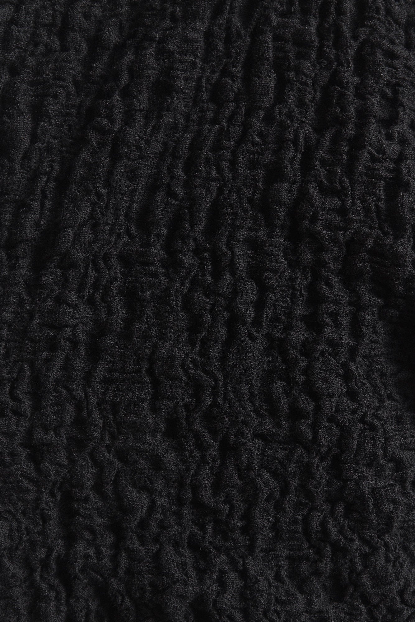 Waris | The black textured hoodie
