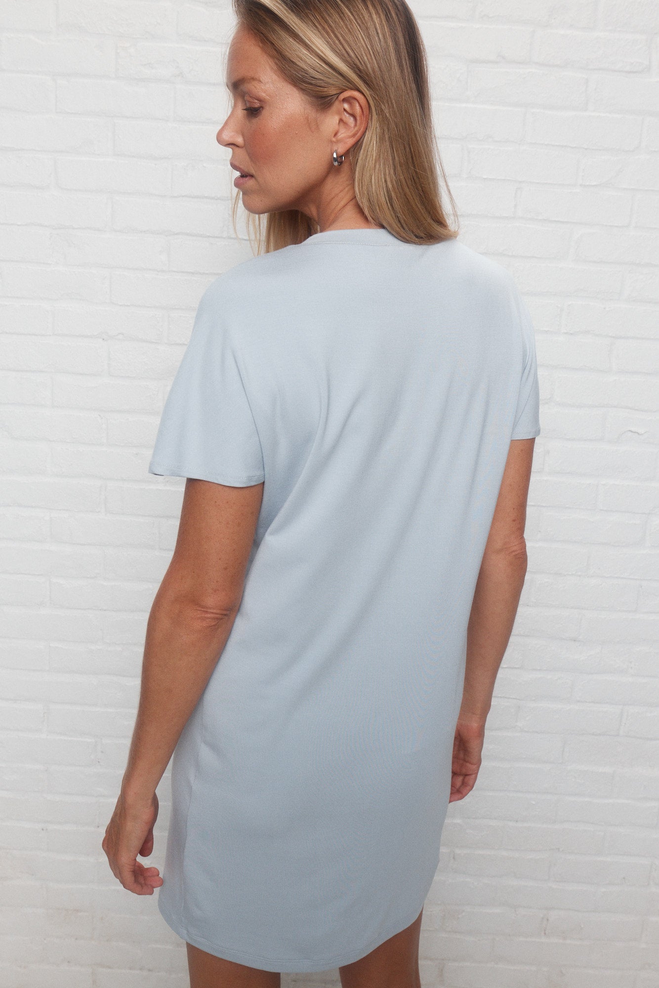 Flo | The blue V-neck dress