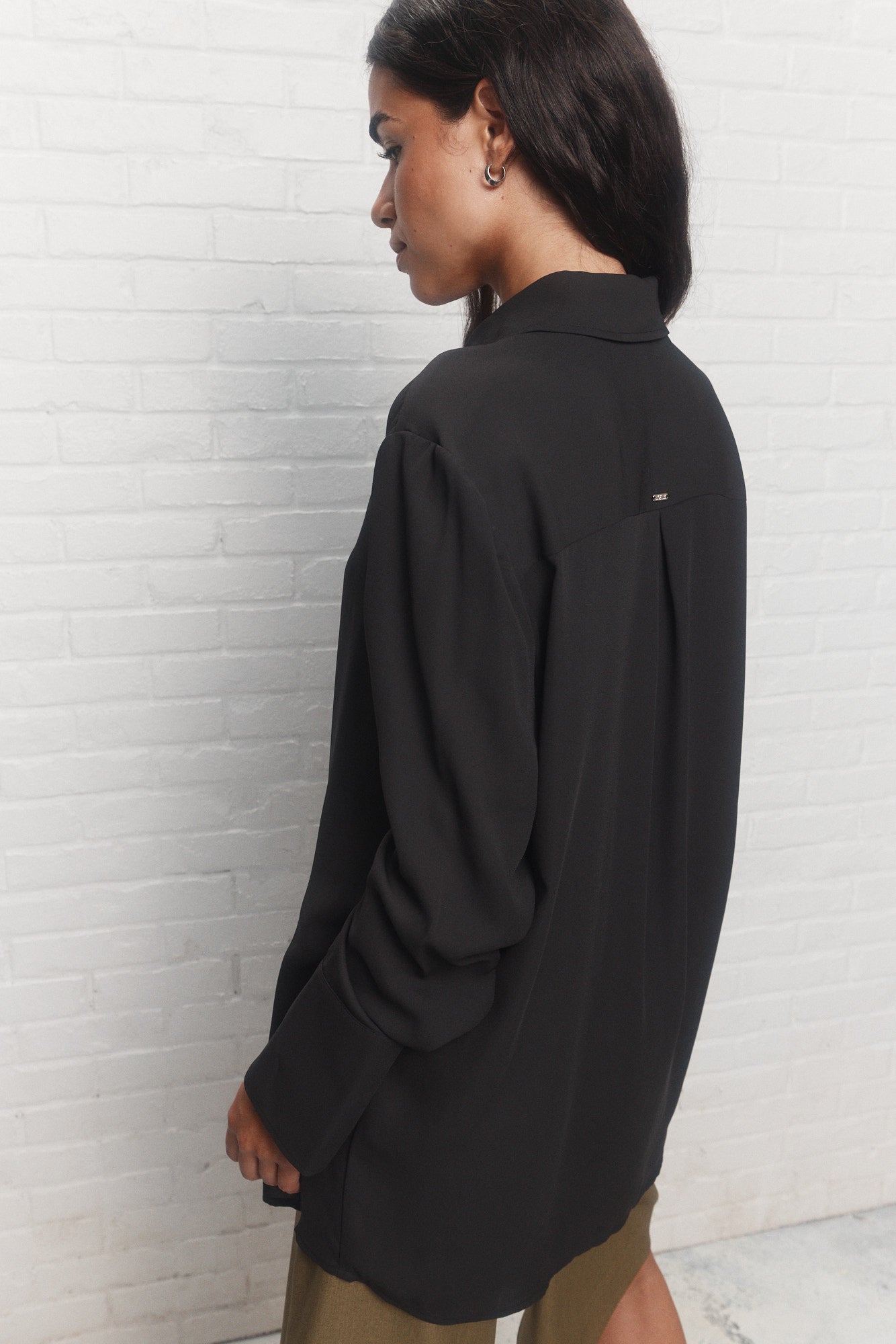 Valentine | Black shirt