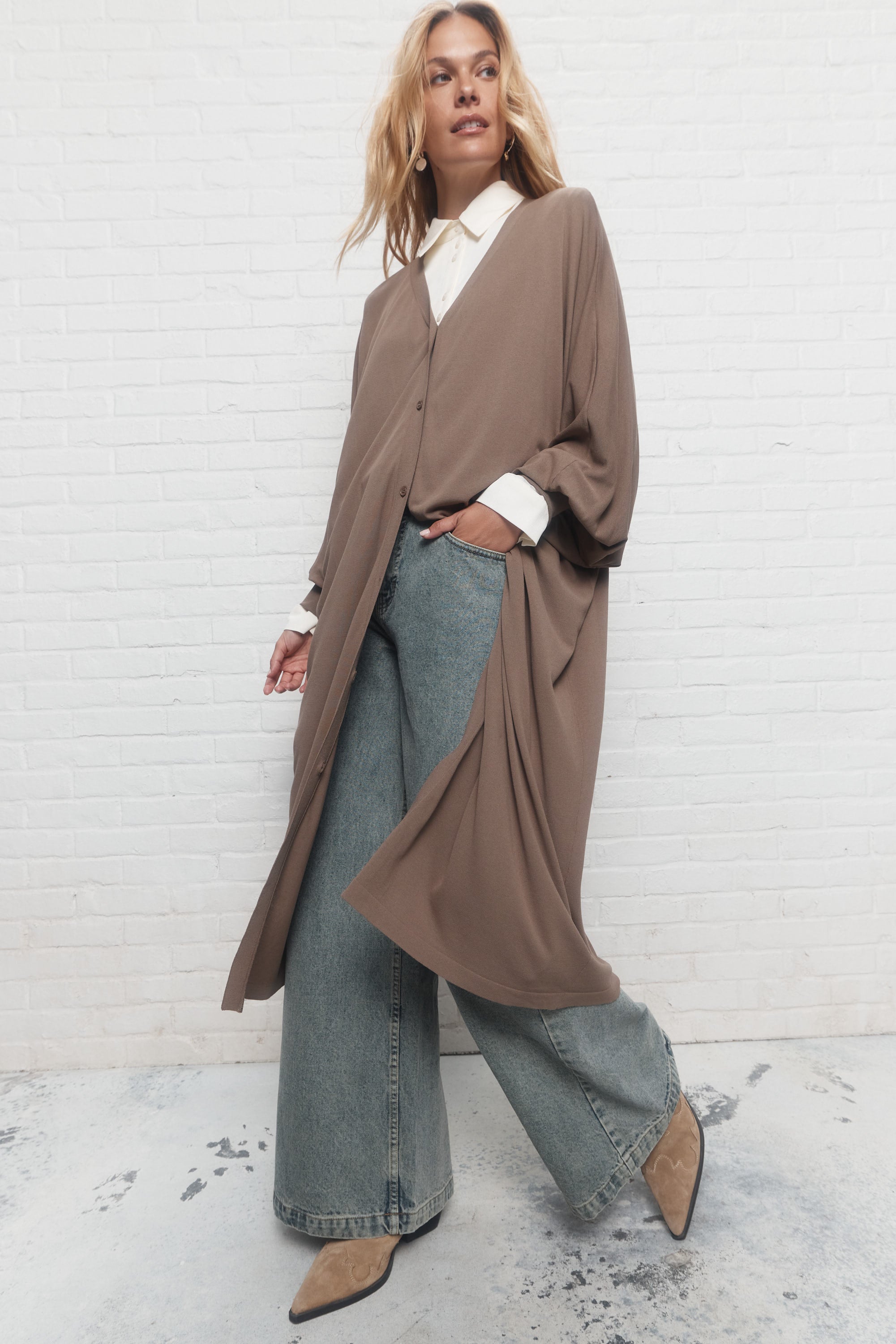 Lesley | Long brown cardigan