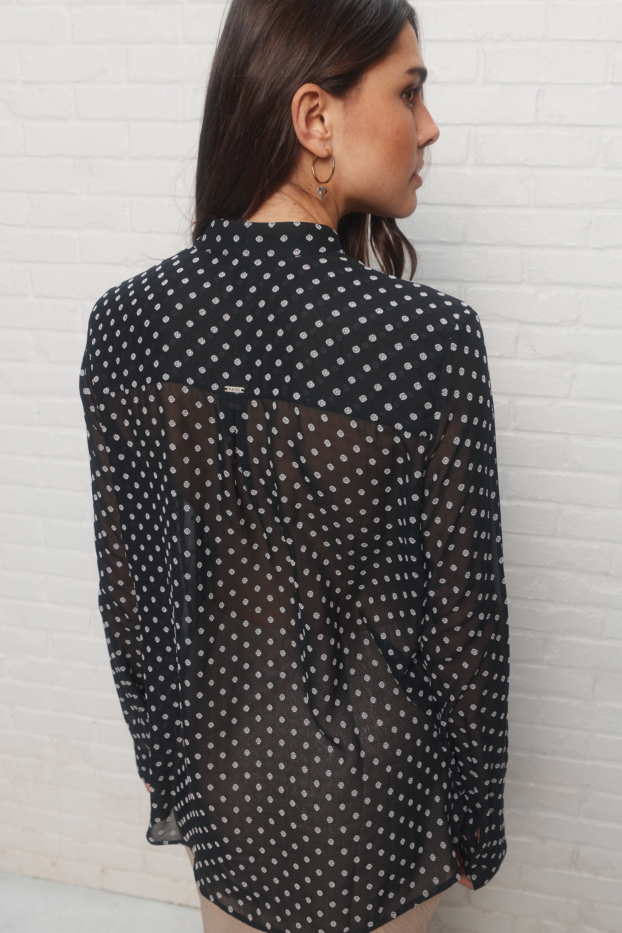 Nenuphar | Black shirt