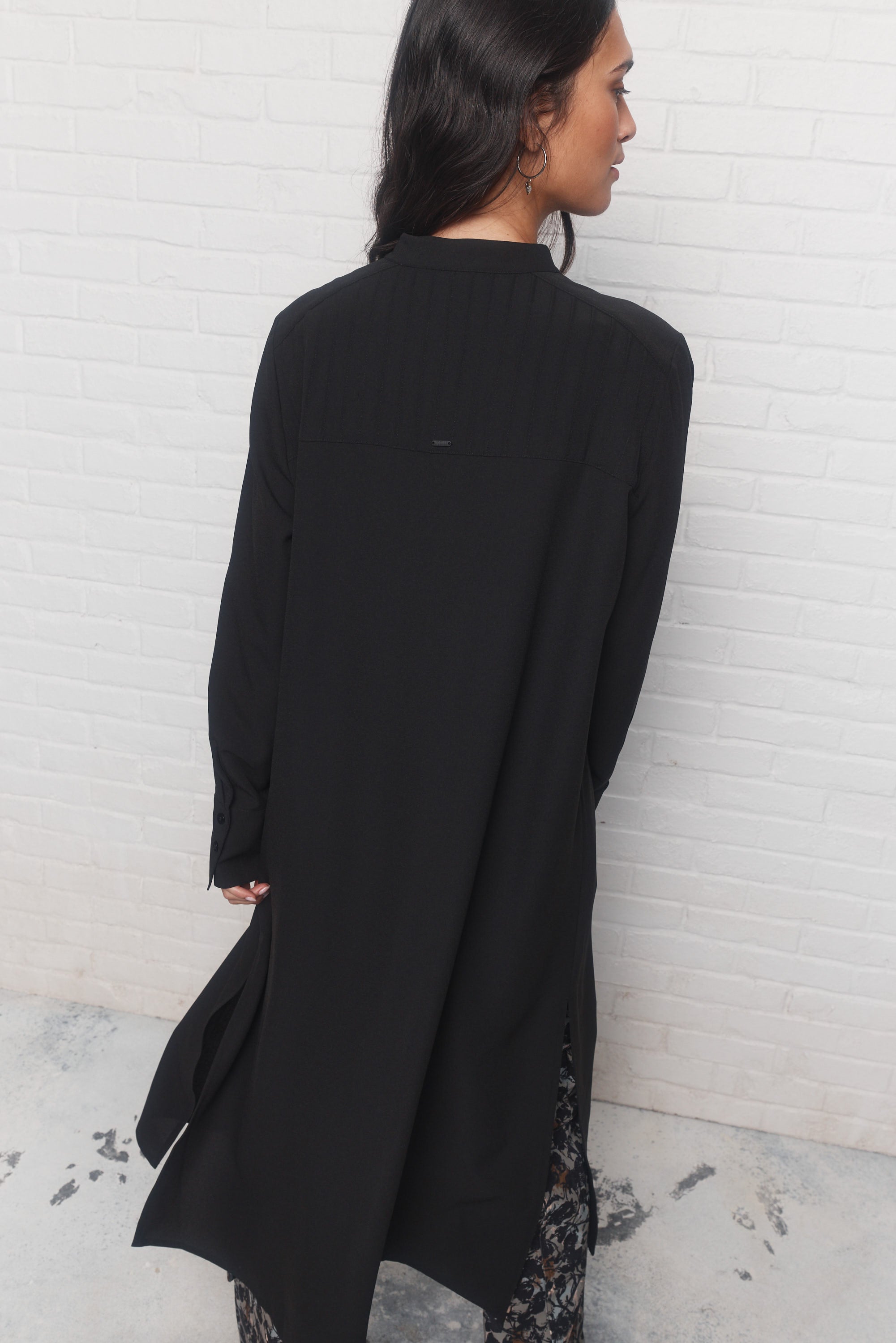 Bush | Longue chemise noire