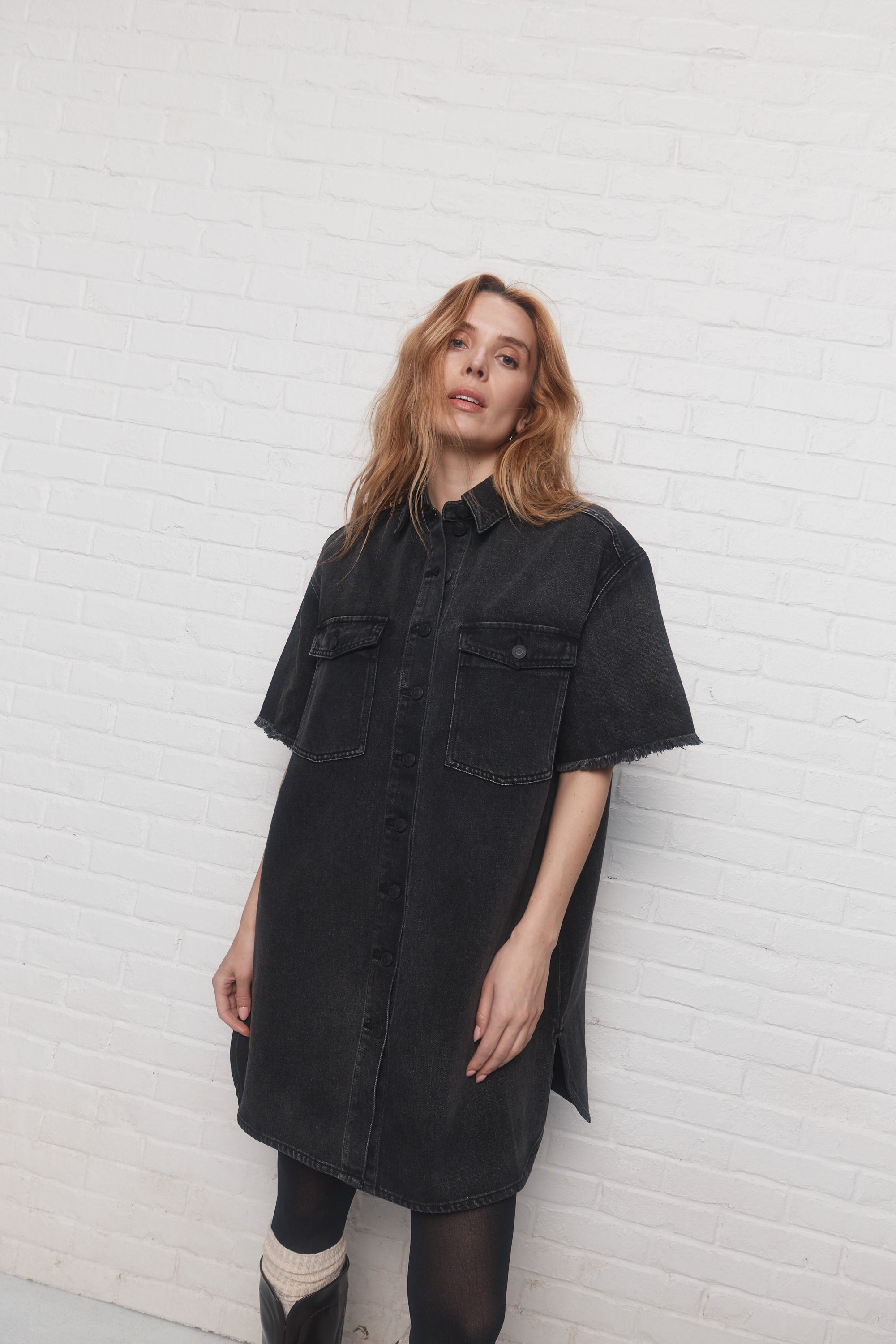 Marcia | La robe-chemise noire en denim
