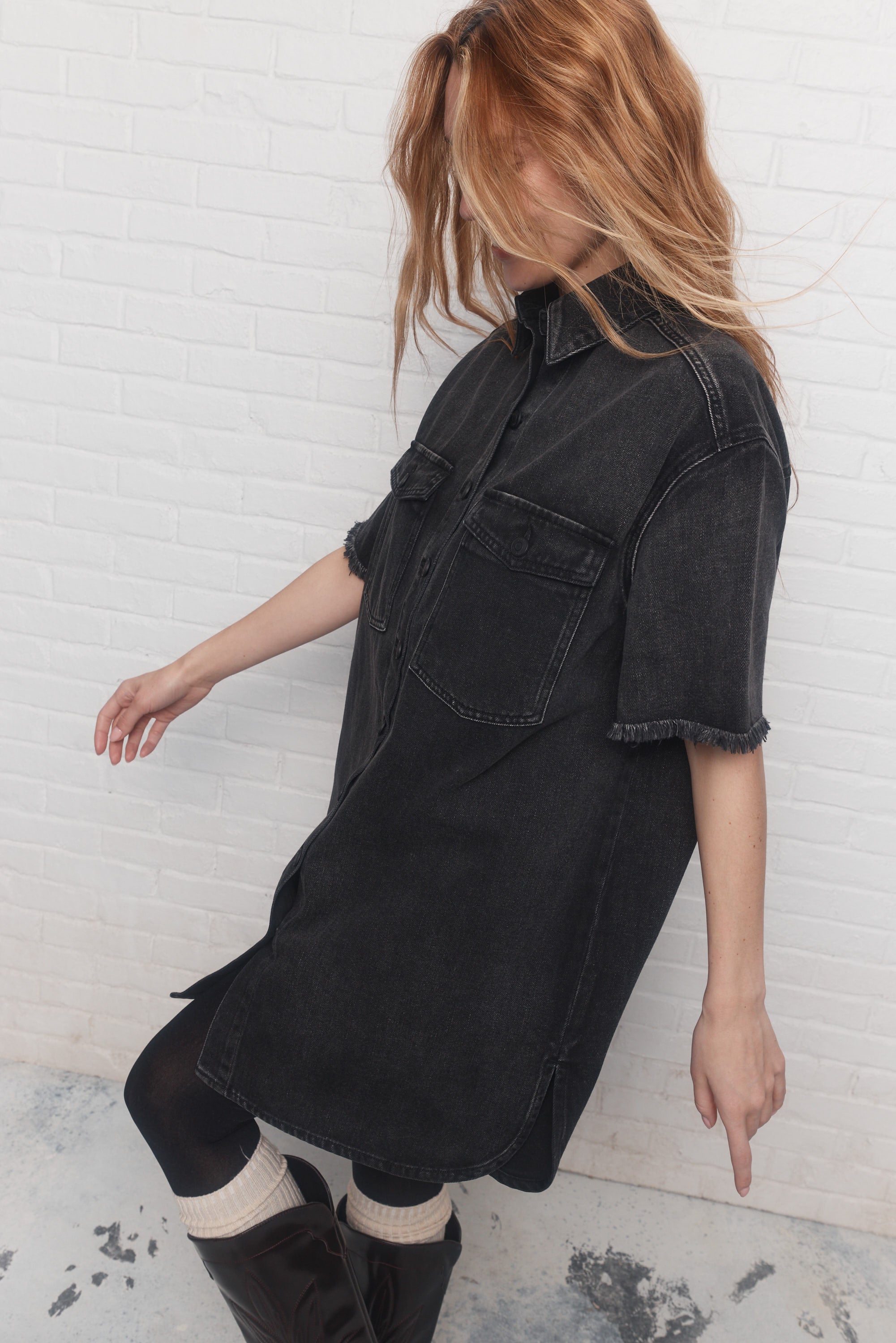 Marcia | La robe-chemise noire en denim