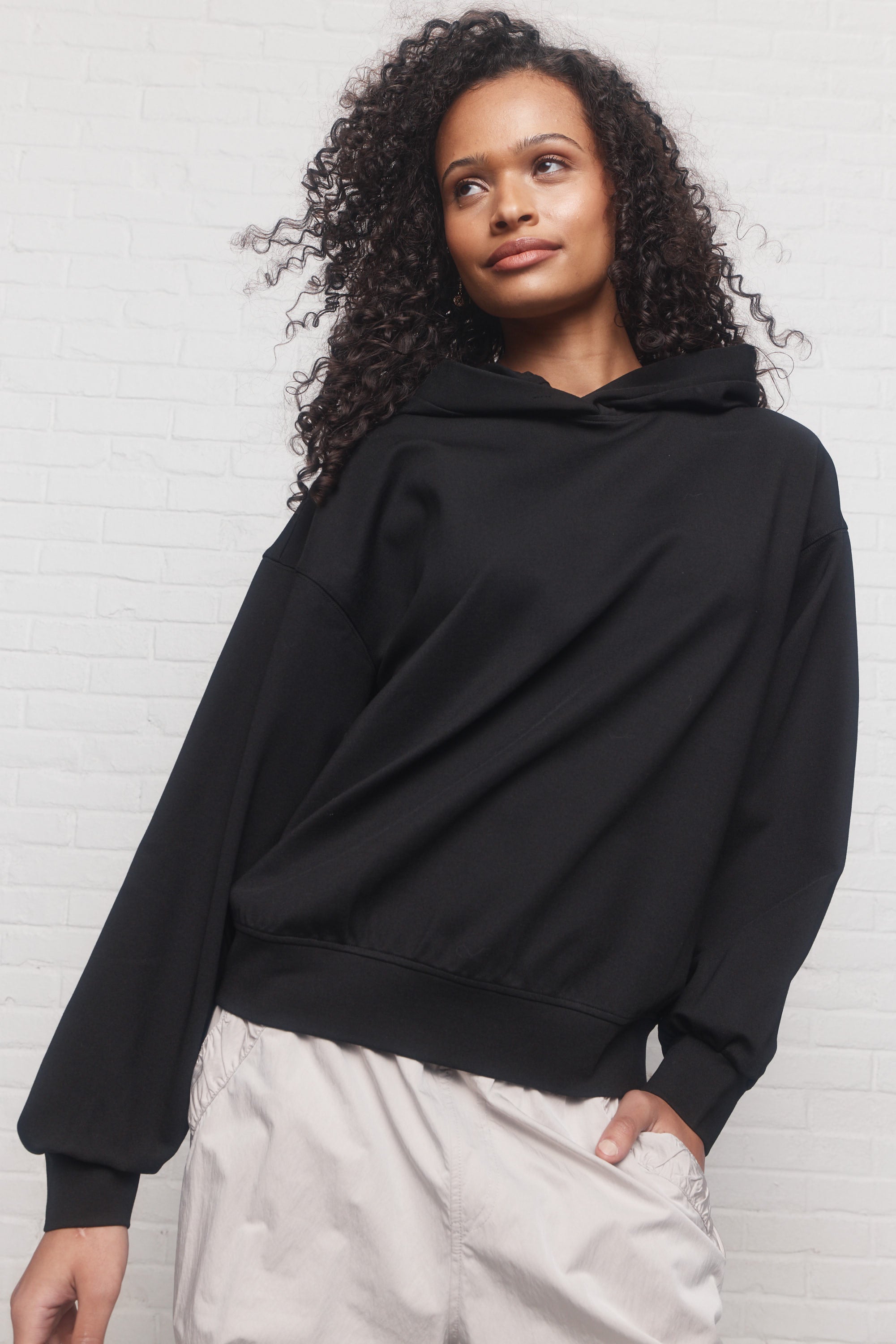 Melina | Black hooded sweater