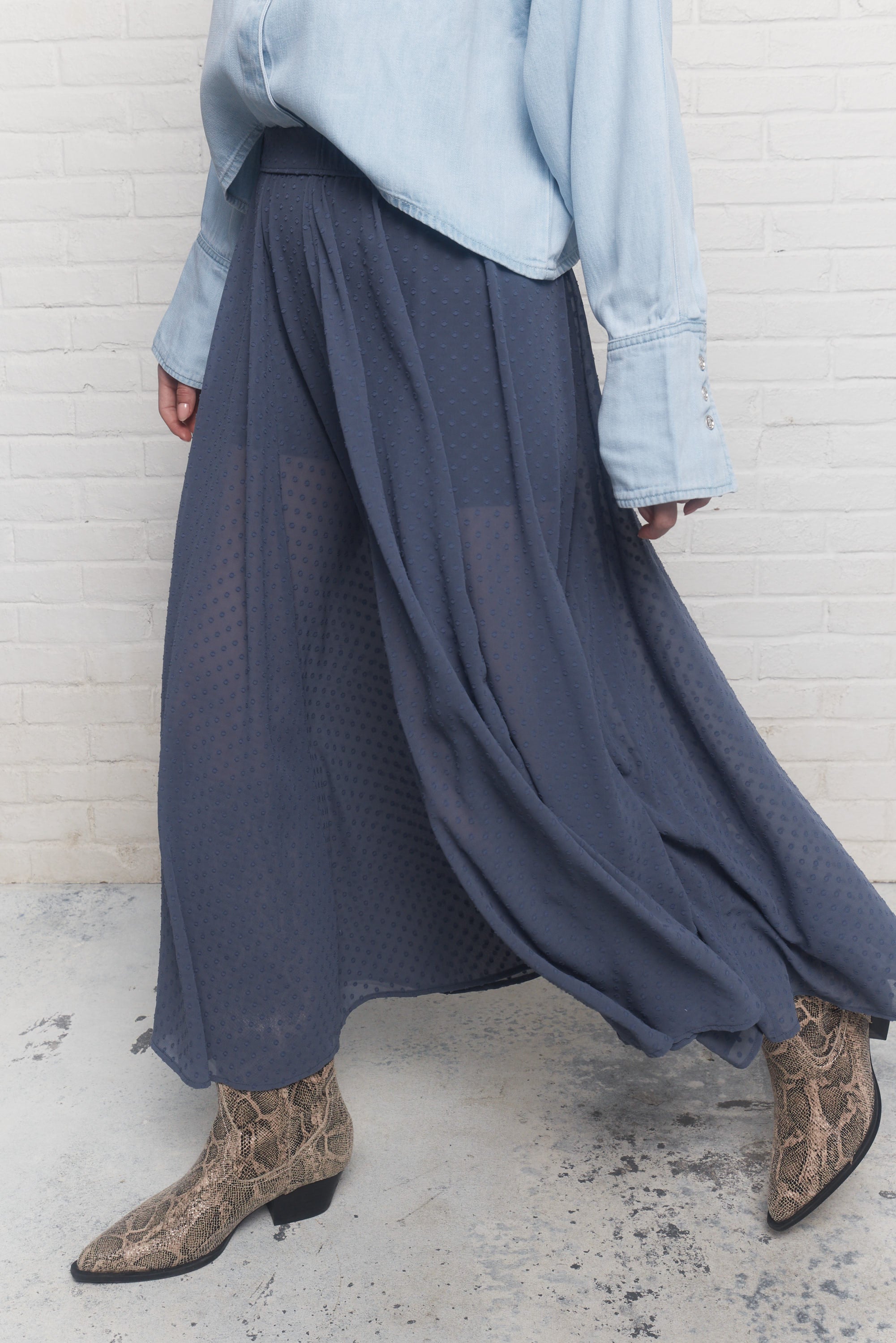 Nika | Jupe longue bleu-grise plissée