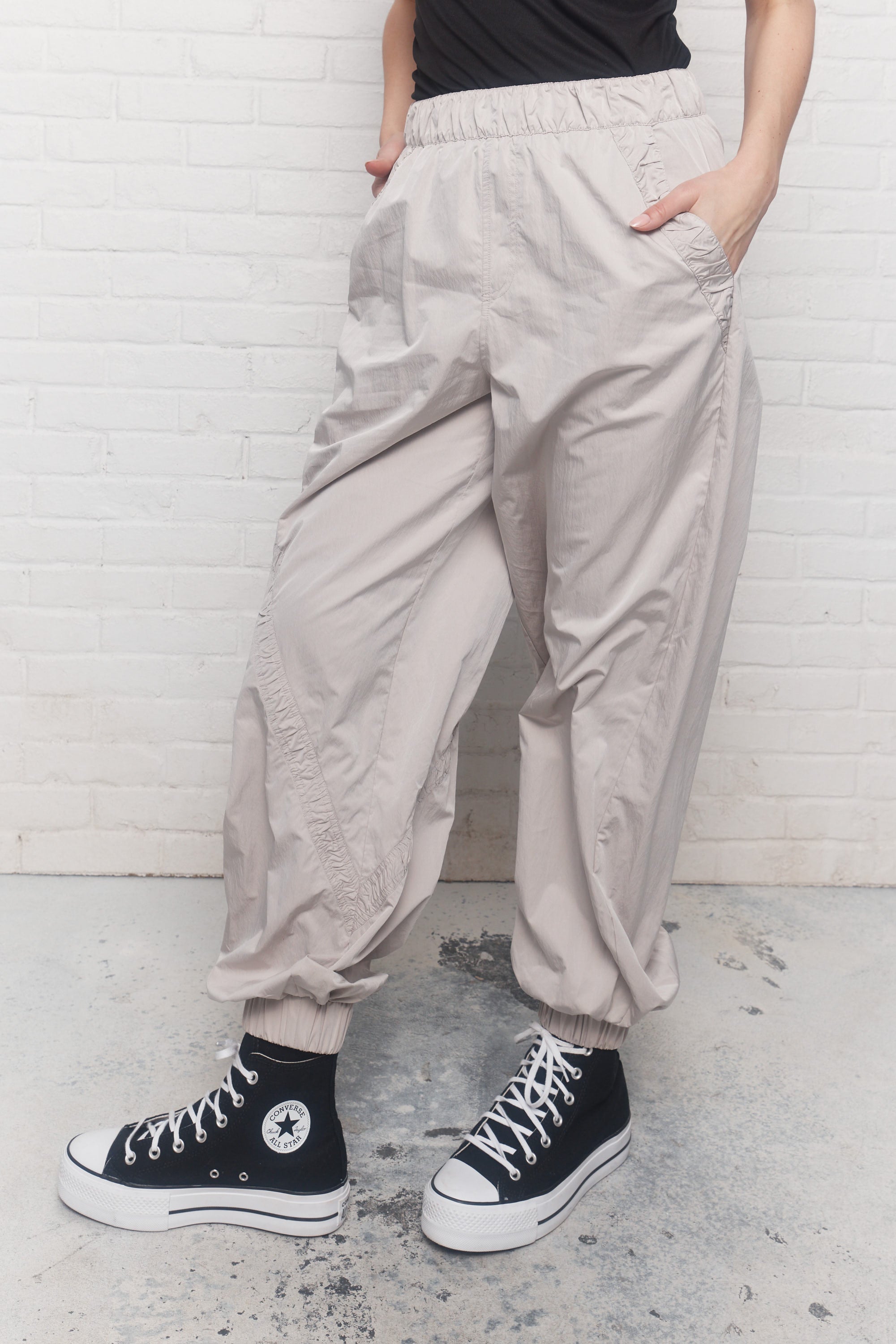 Rainy | Loose pale gray pants