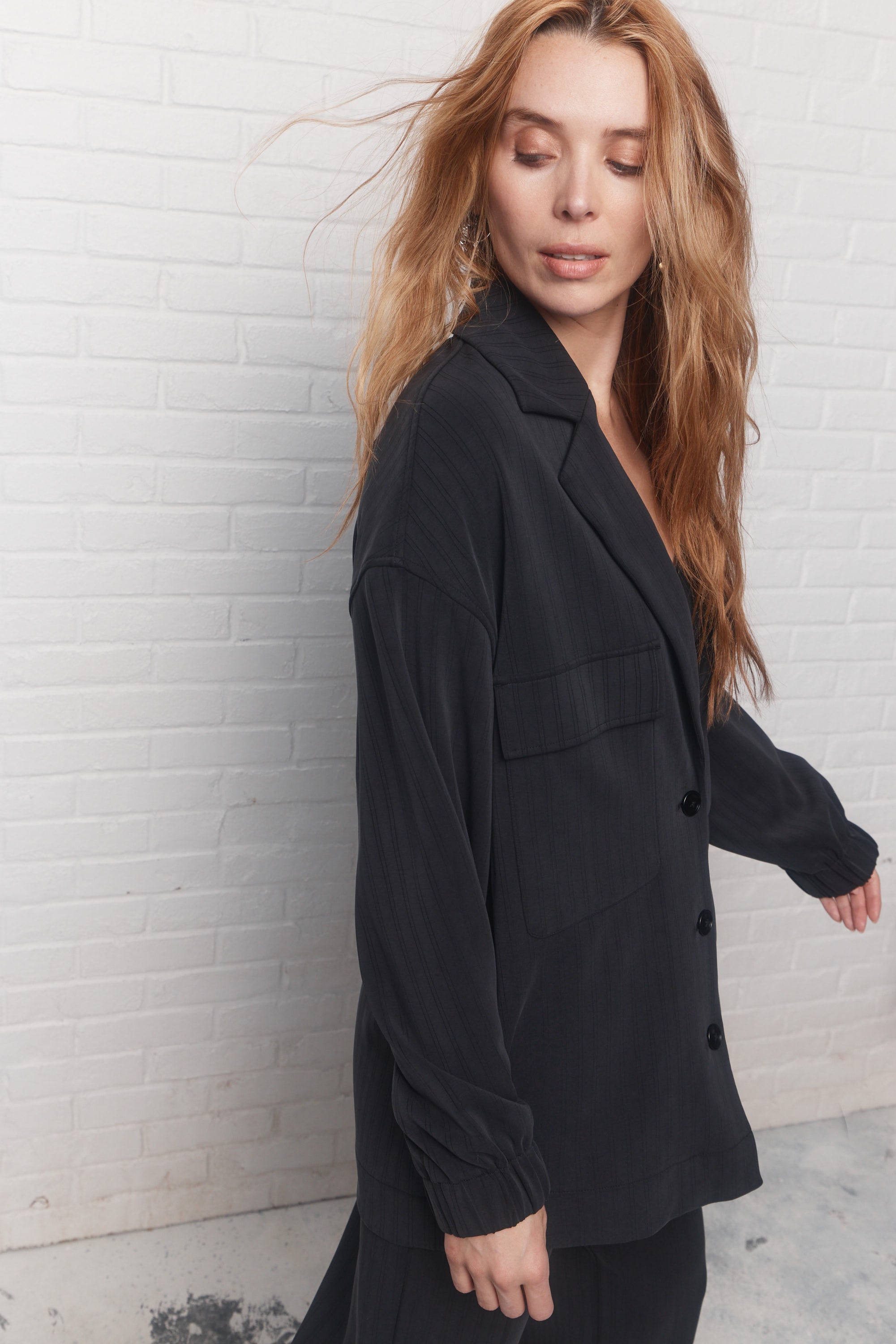 Saige | Oversized faded black blazer