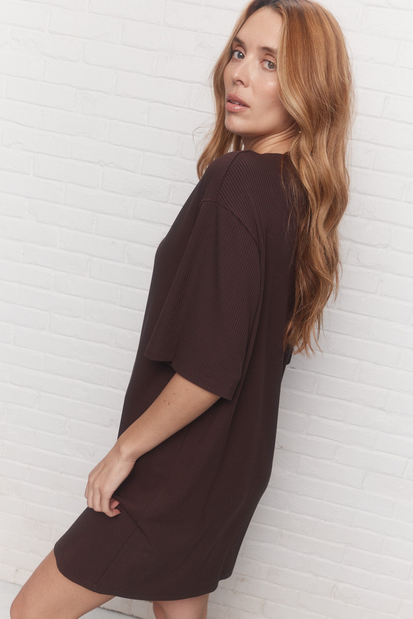Kara Robe t-shirt brune JOELLE Collection