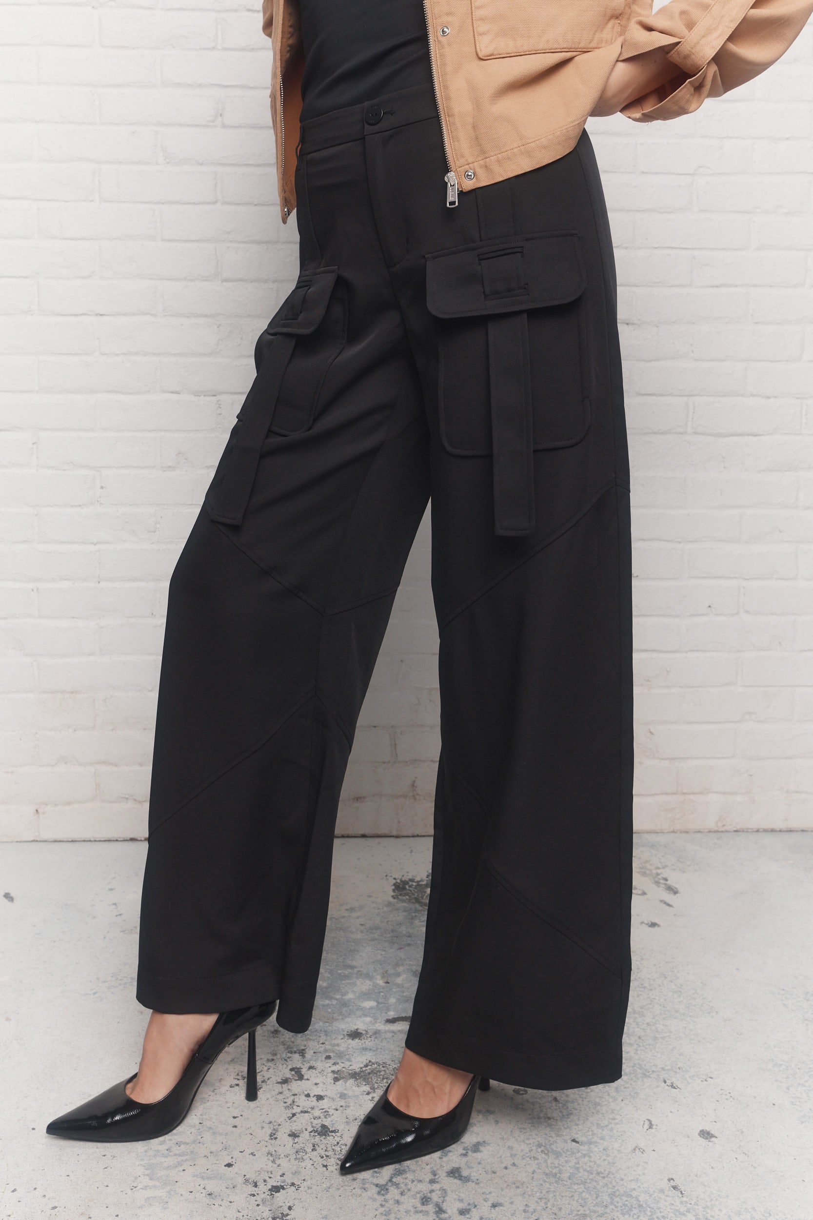 Nomo | Pantalon noir jambe ample