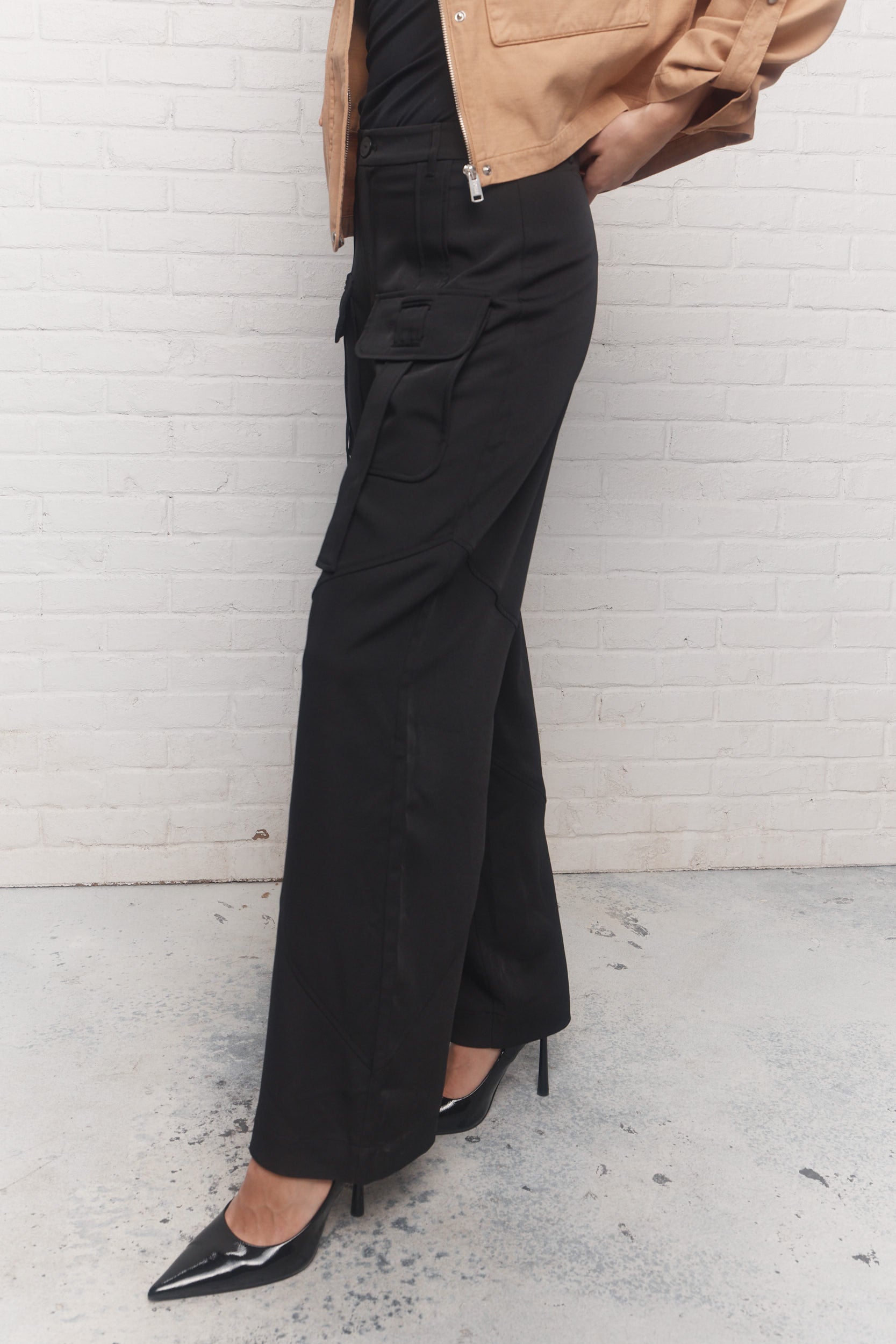 Nomo | Pantalon noir jambe ample