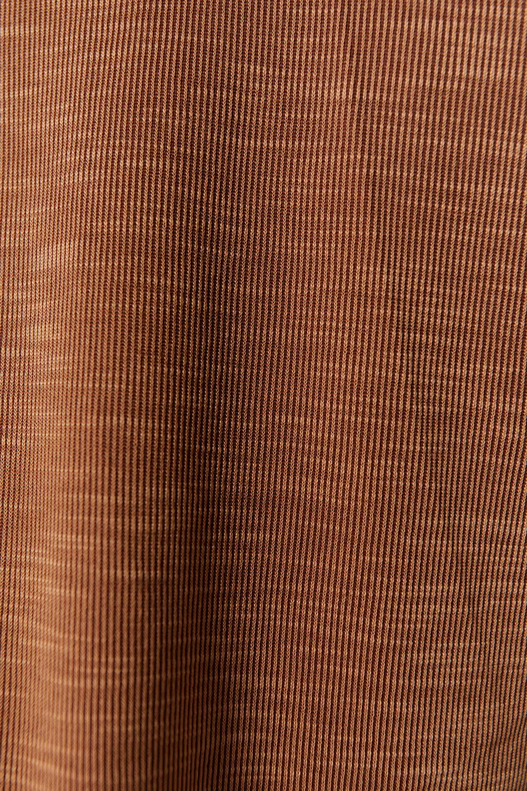 Chandail tan texturé à col montant | Nolan JOELLE Collection