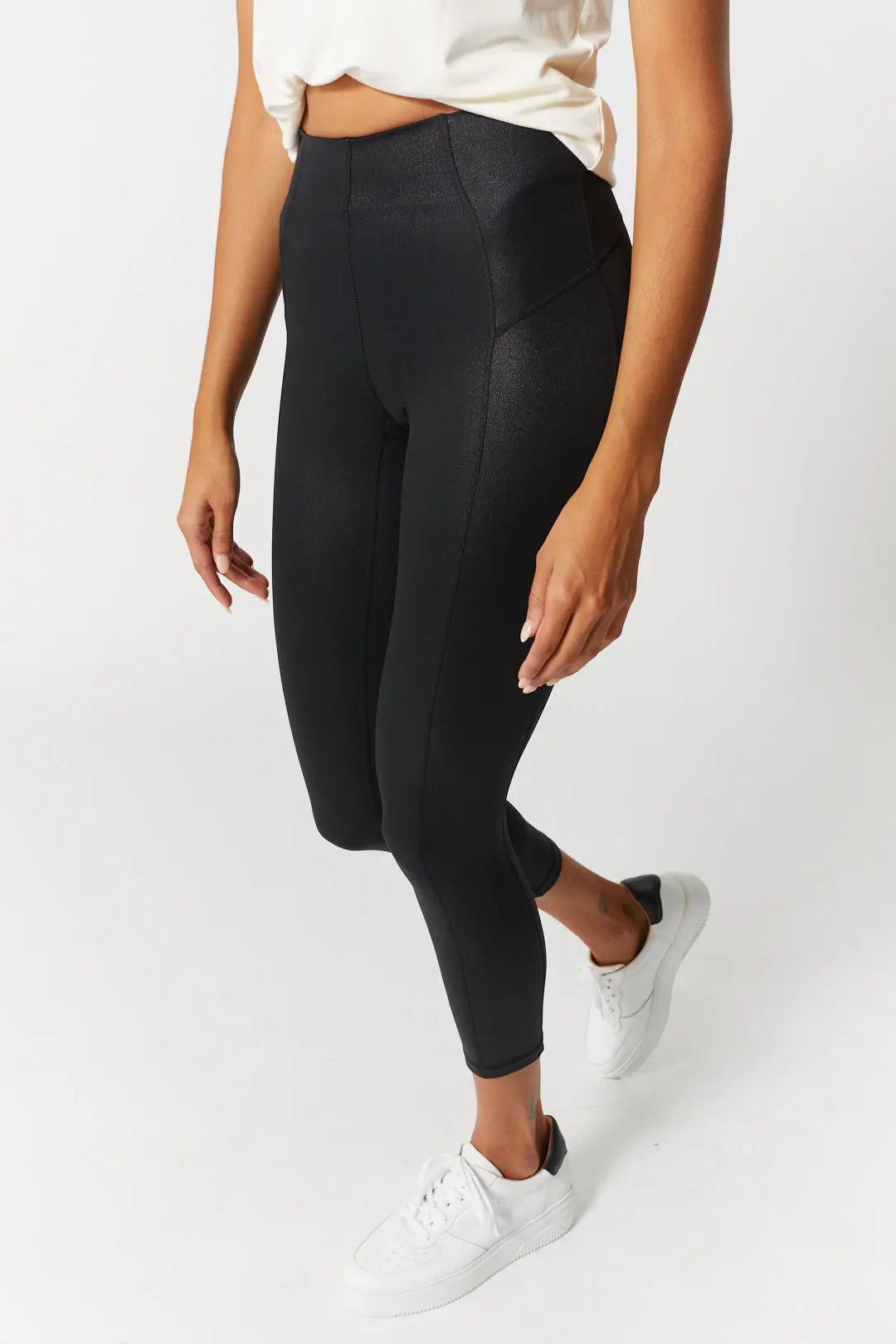 Legging 7/8 noir à taille haute | Tyra JOELLE Collection