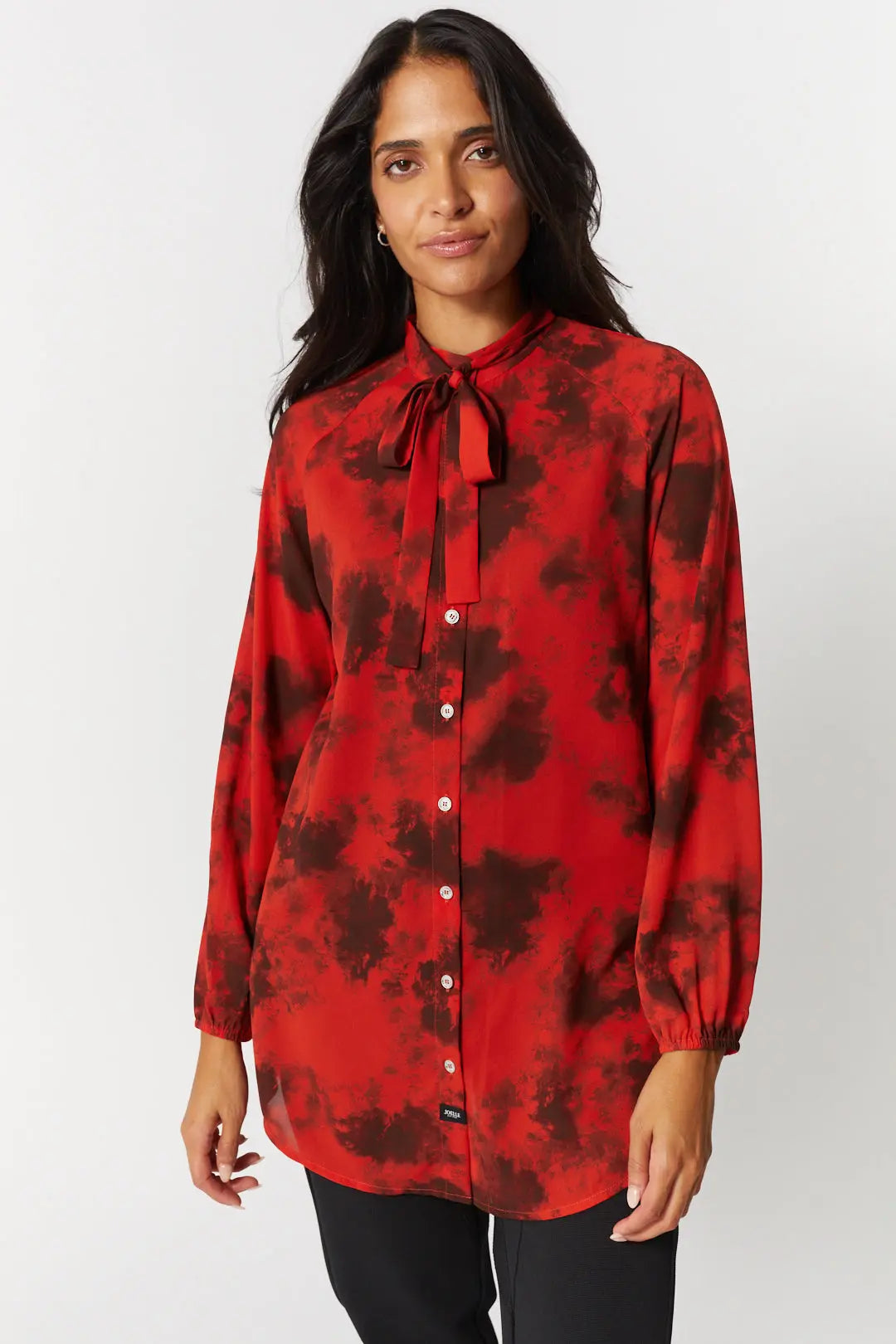 Chemise rouge tie-dye foulard intégré | Emna JOELLE Collection