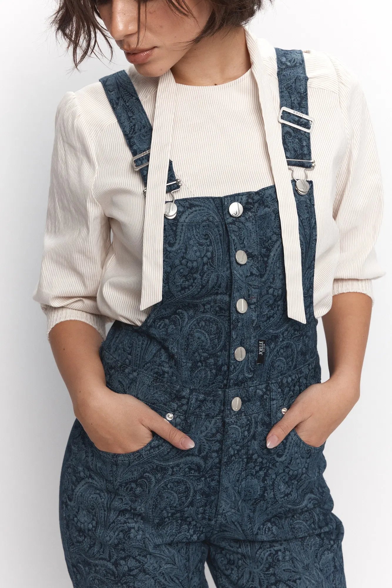 Salopette noire motifs paisley en denim | Serac JOELLE Collection