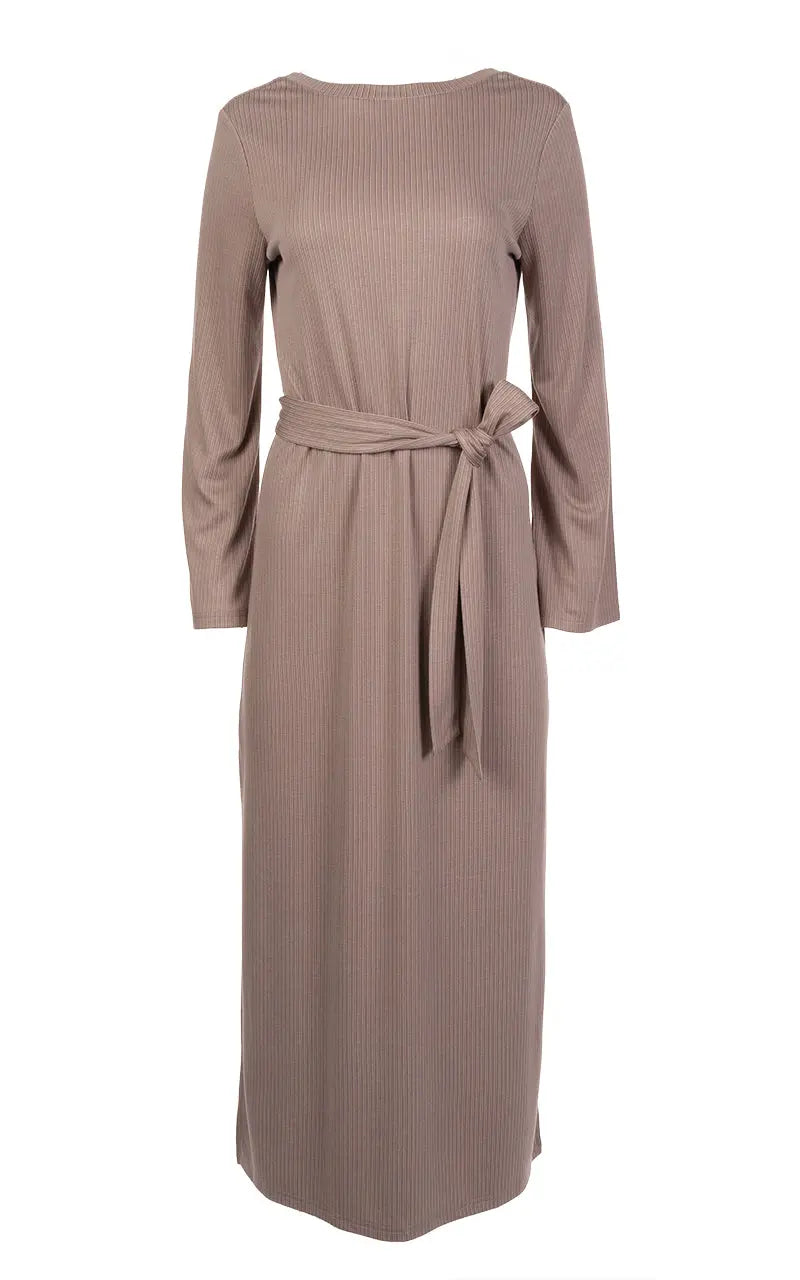 Robe longue marron pâle ouverte en U au dos | Shelley JOELLE Collection