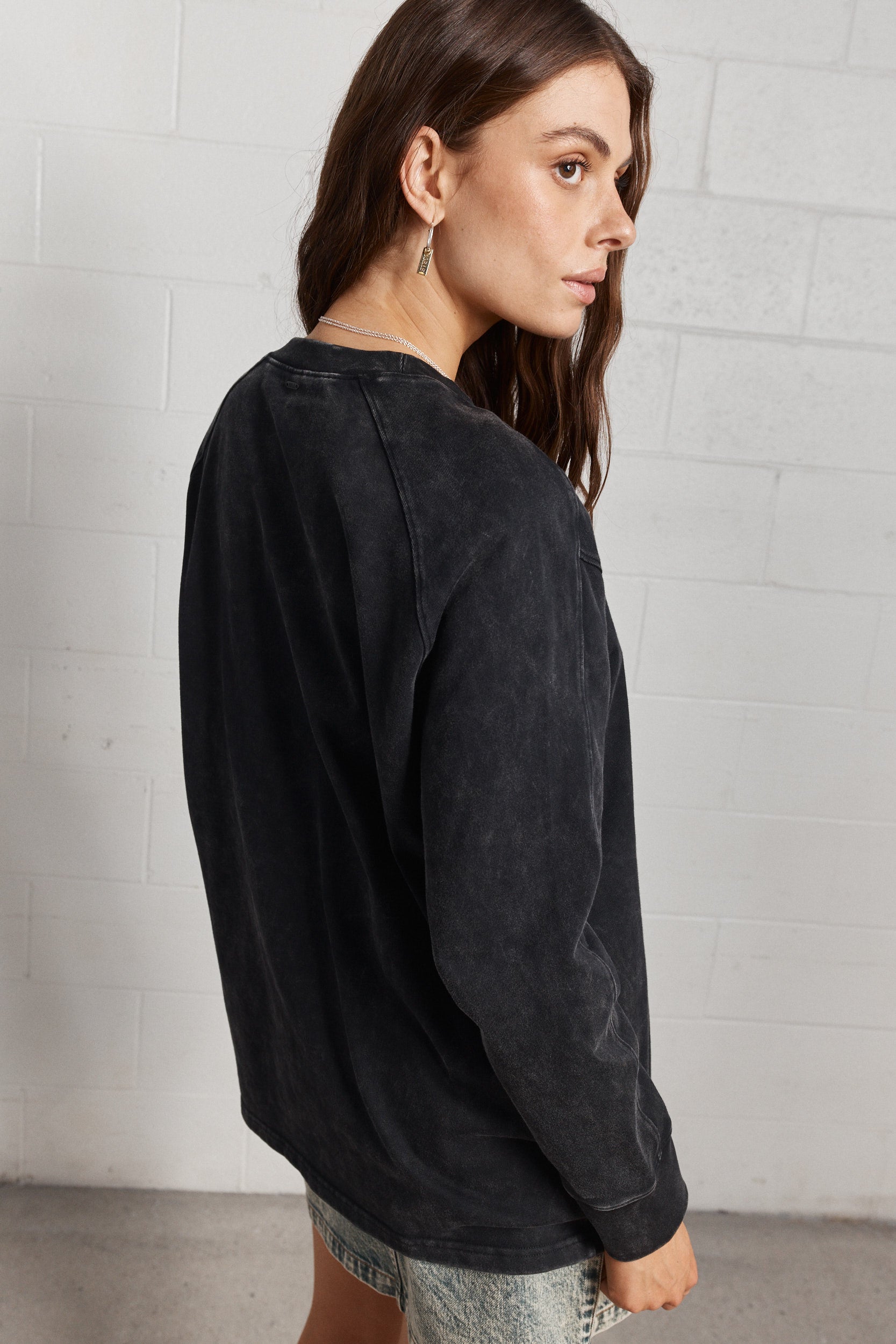 Alesia | Chandail noir délavé
