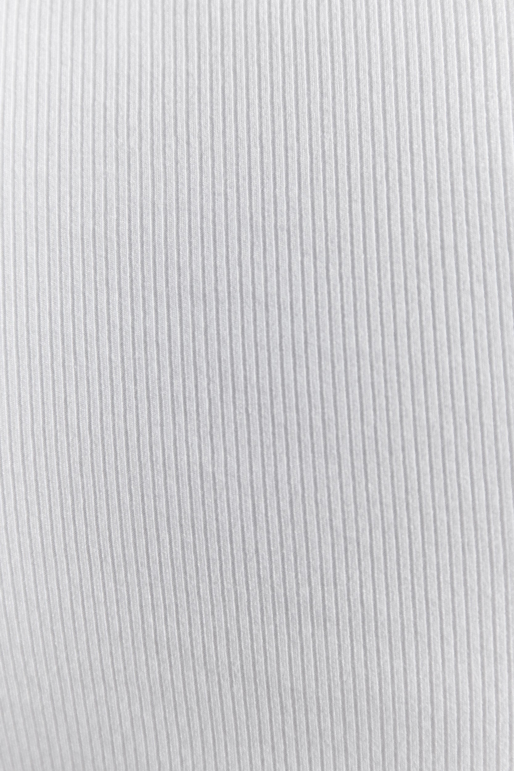 Coxon | Buttoned Ribbed White Camisole