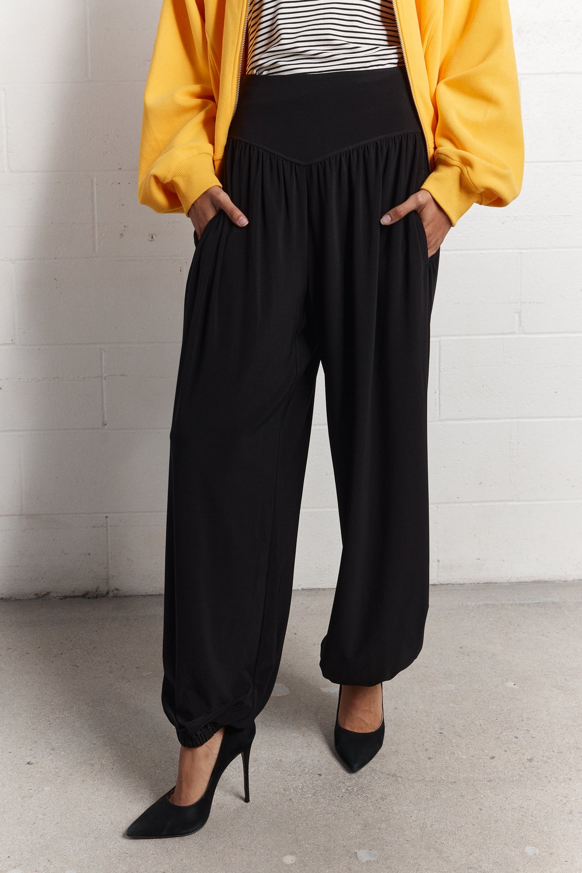 Selia | Black balloon trousers