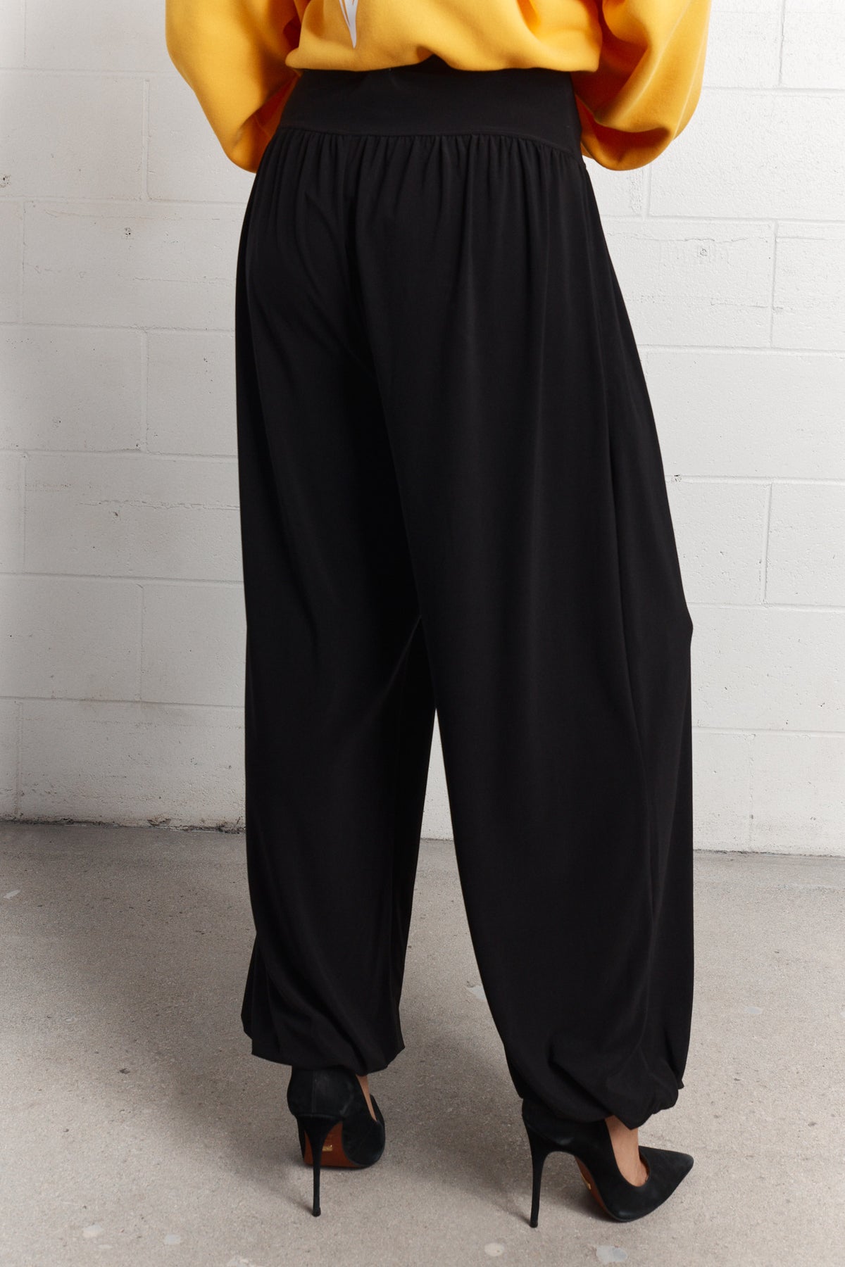 Selia | Black balloon trousers