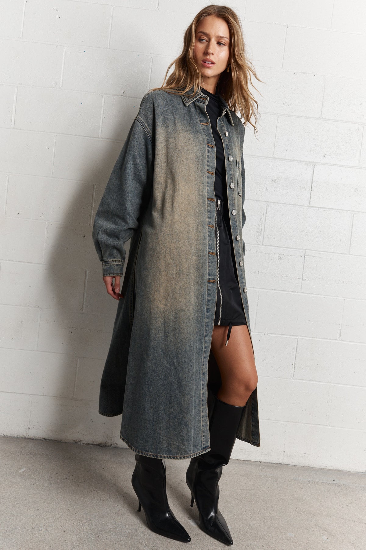 Liotta | Veste longue en denim bleu délavé