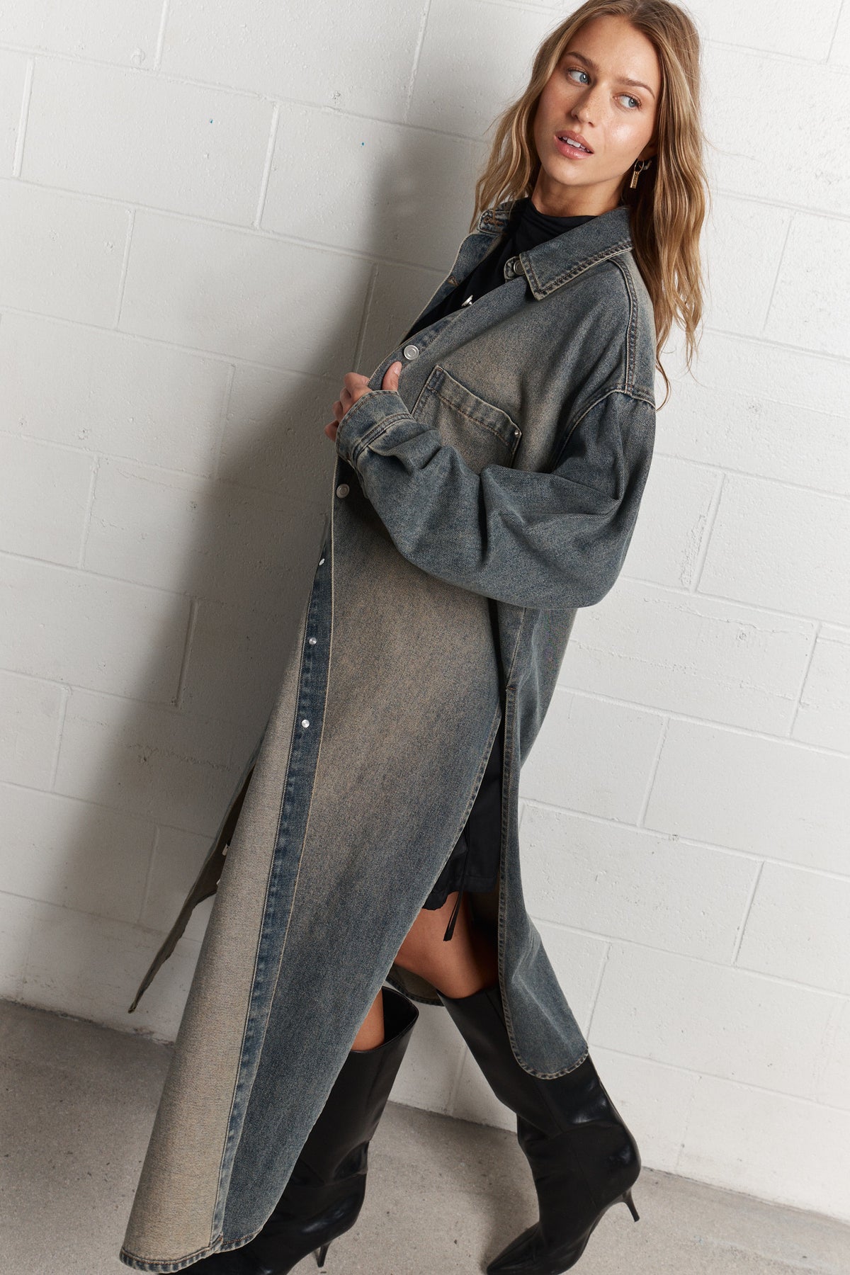 Liotta | Veste longue en denim bleu délavé
