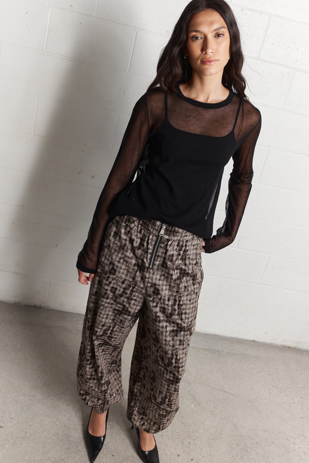 Hova | Chandail transparent en maille noire