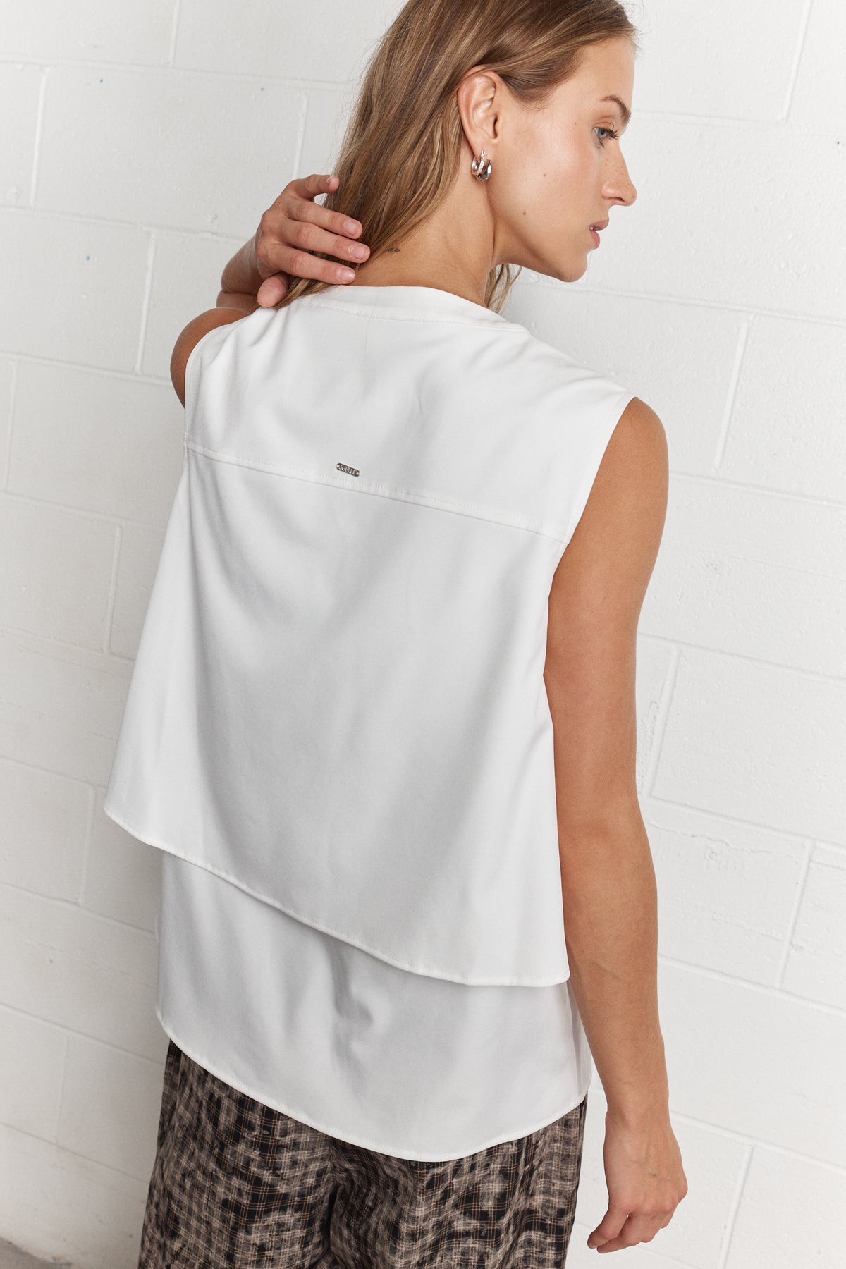 Joyce | Cream ruffle-trim sleeveless shirt