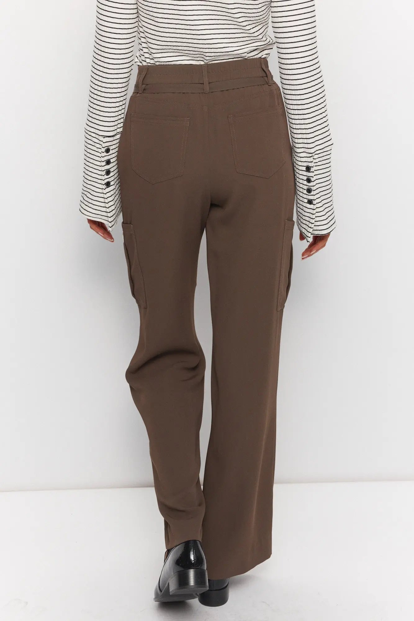 Pantalon kaki foncé évasé style cargo | Kurter JOELLE Collection