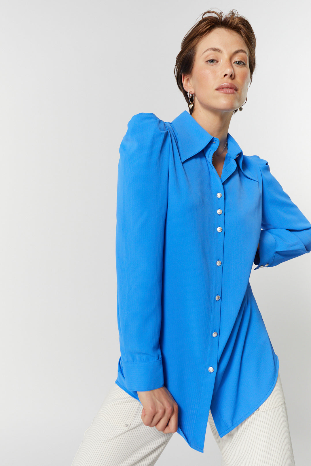 Chemise bleu royal manches bouffantes | Adele