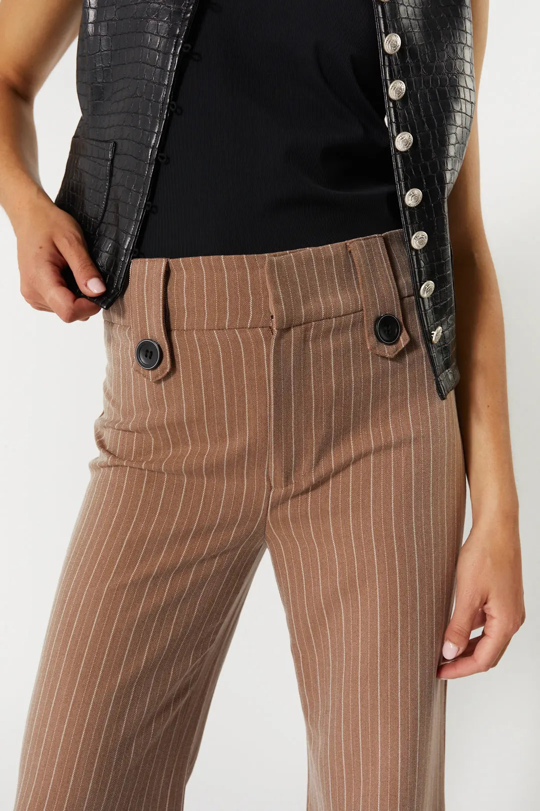 Pantalon jambes droites marron à rayures | Jerrell JOELLE Collection