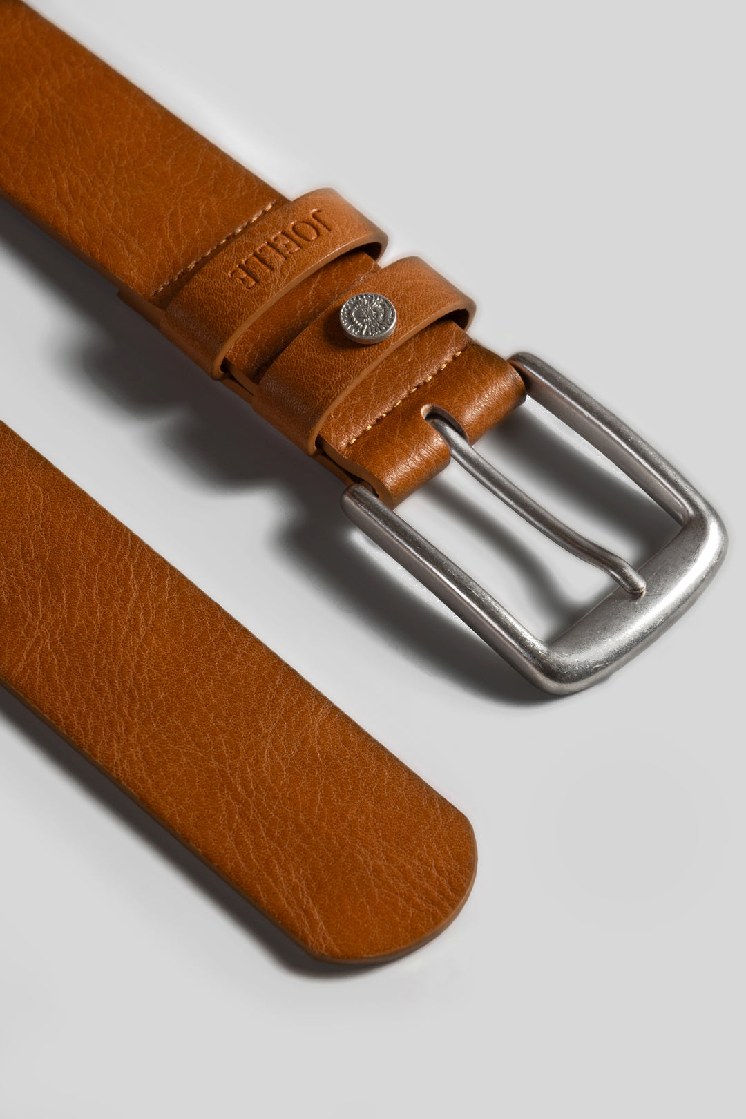 Tan belt with silver buckle | Adrien