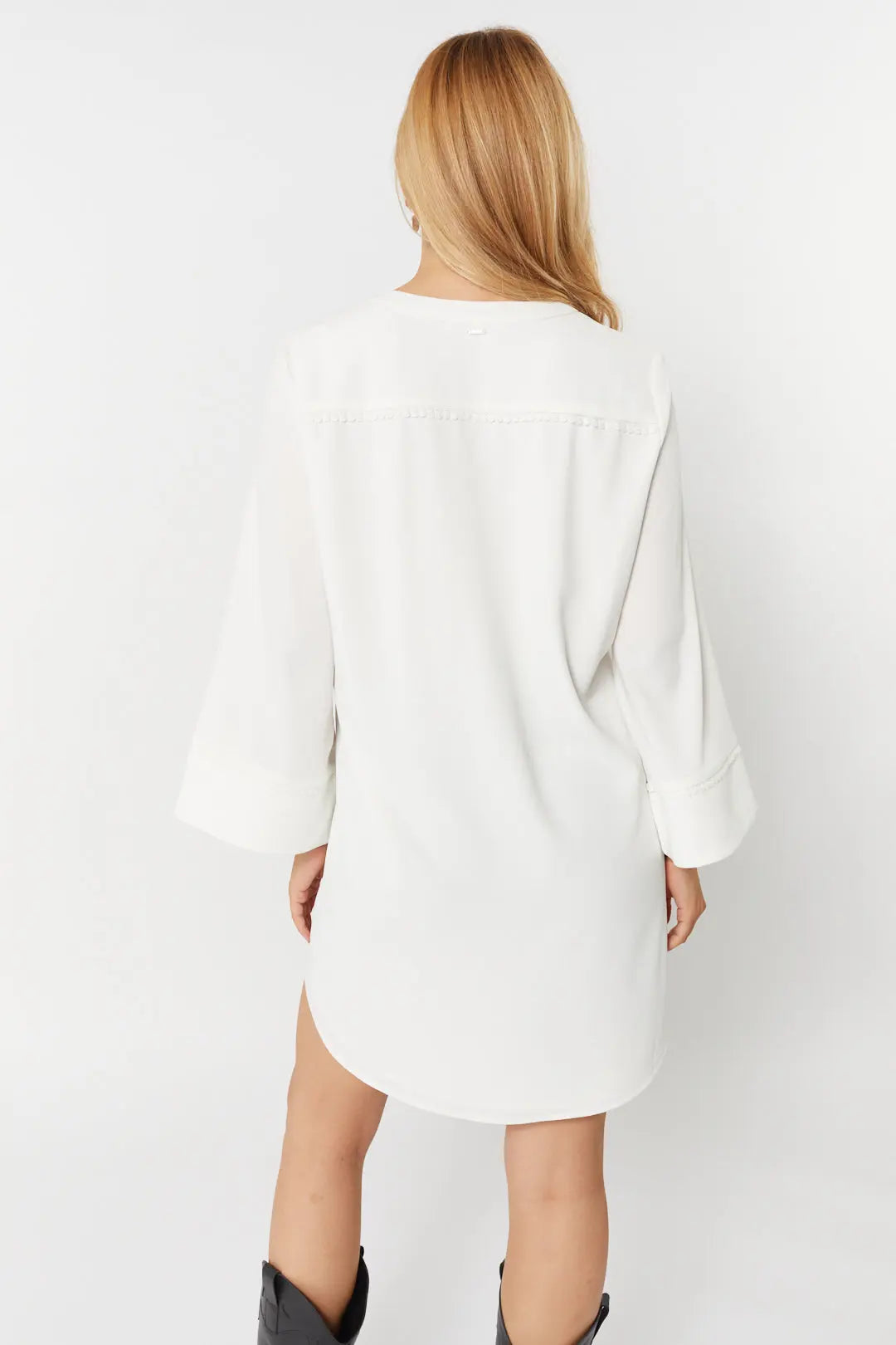 Robe blanche manches évasées | Murphy JOELLE Collection