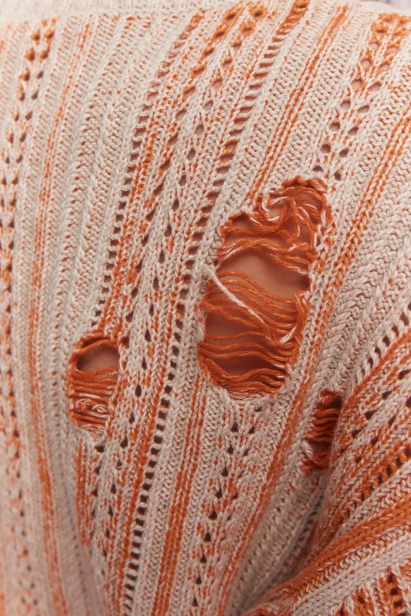 Pull orange à manches longues trouées | Frevo JOELLE Collection