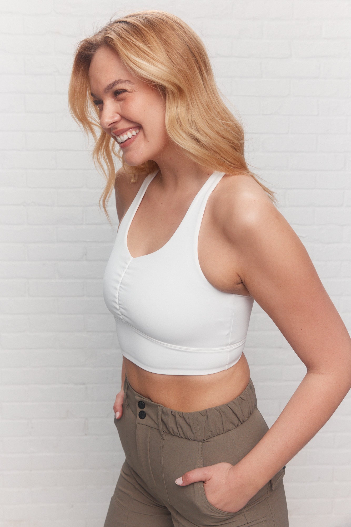 Long white sports bra | Amelia