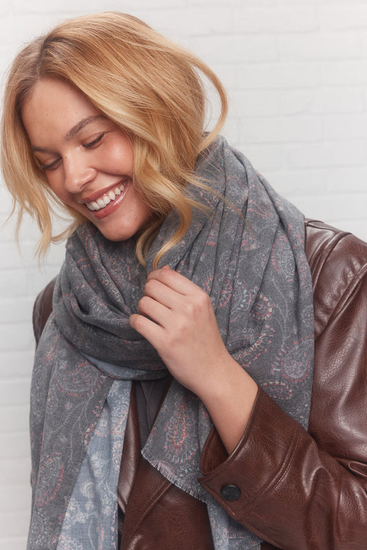 Black scarf with paisley print | Larry
