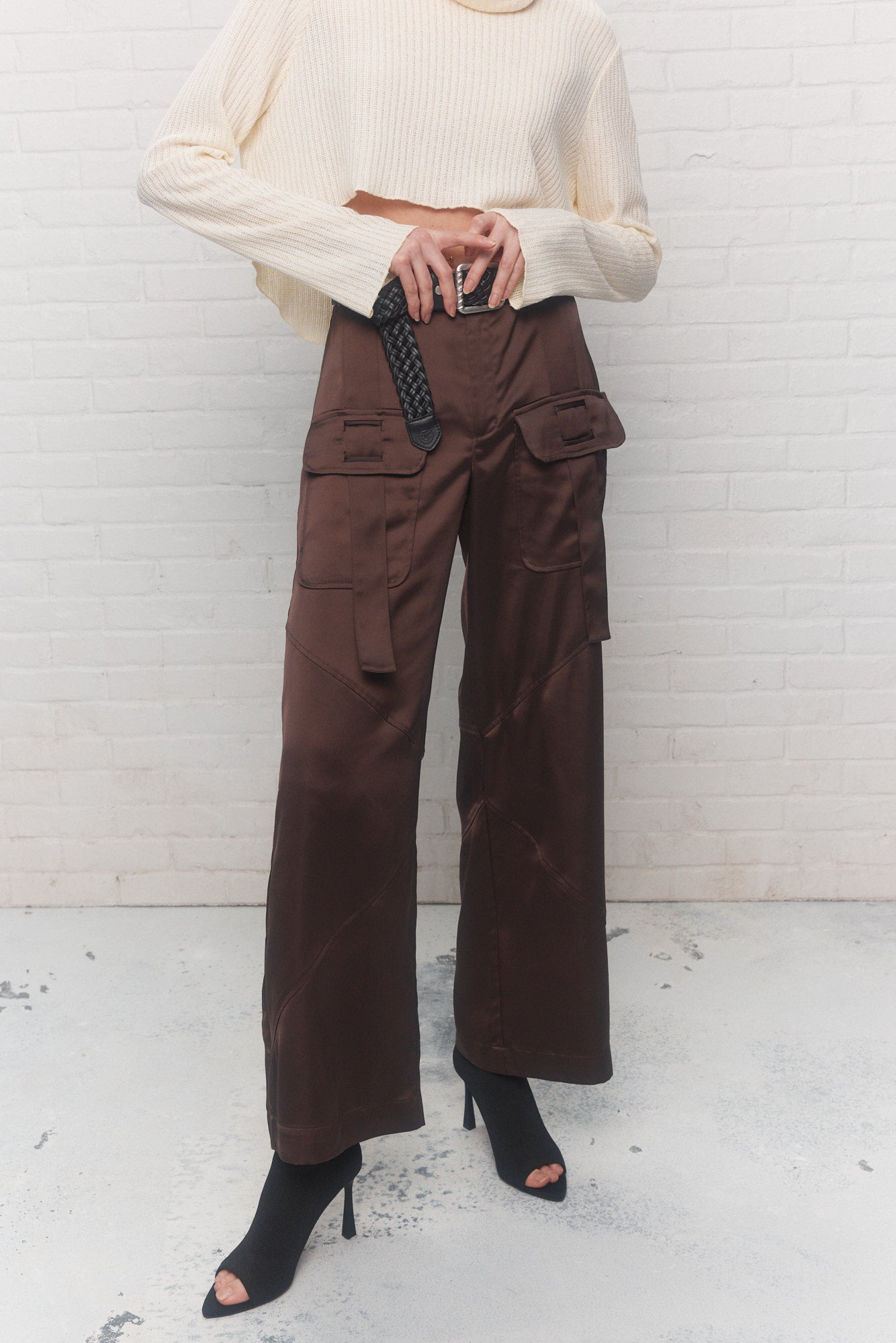 Dark brown pants with front pockets | Nomo