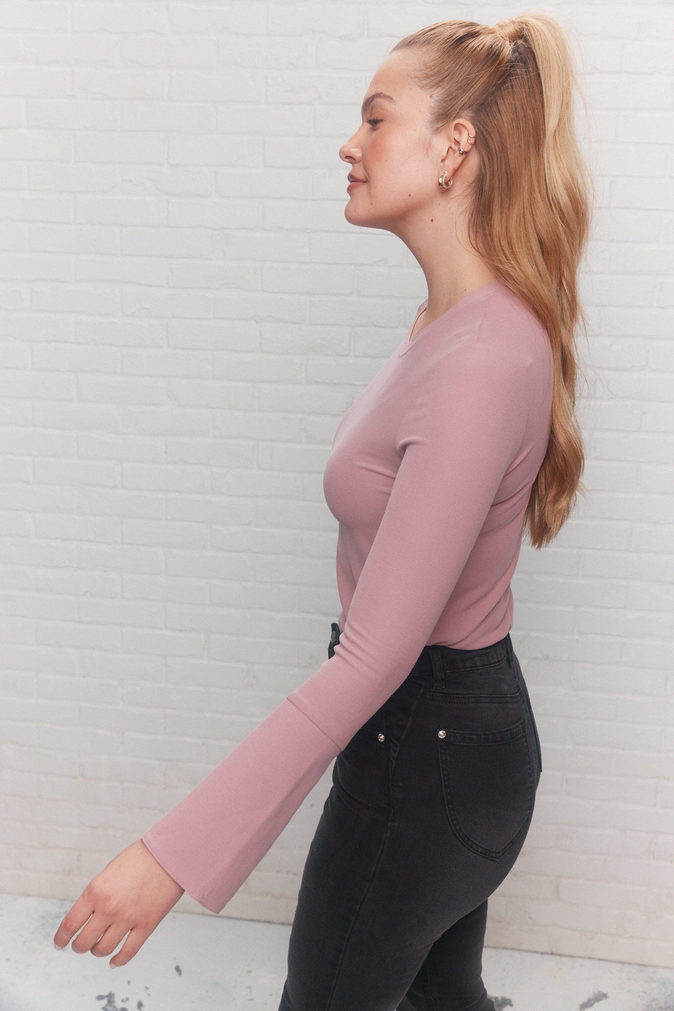 Long Sleeve Fitted Pink Sweater | Myra