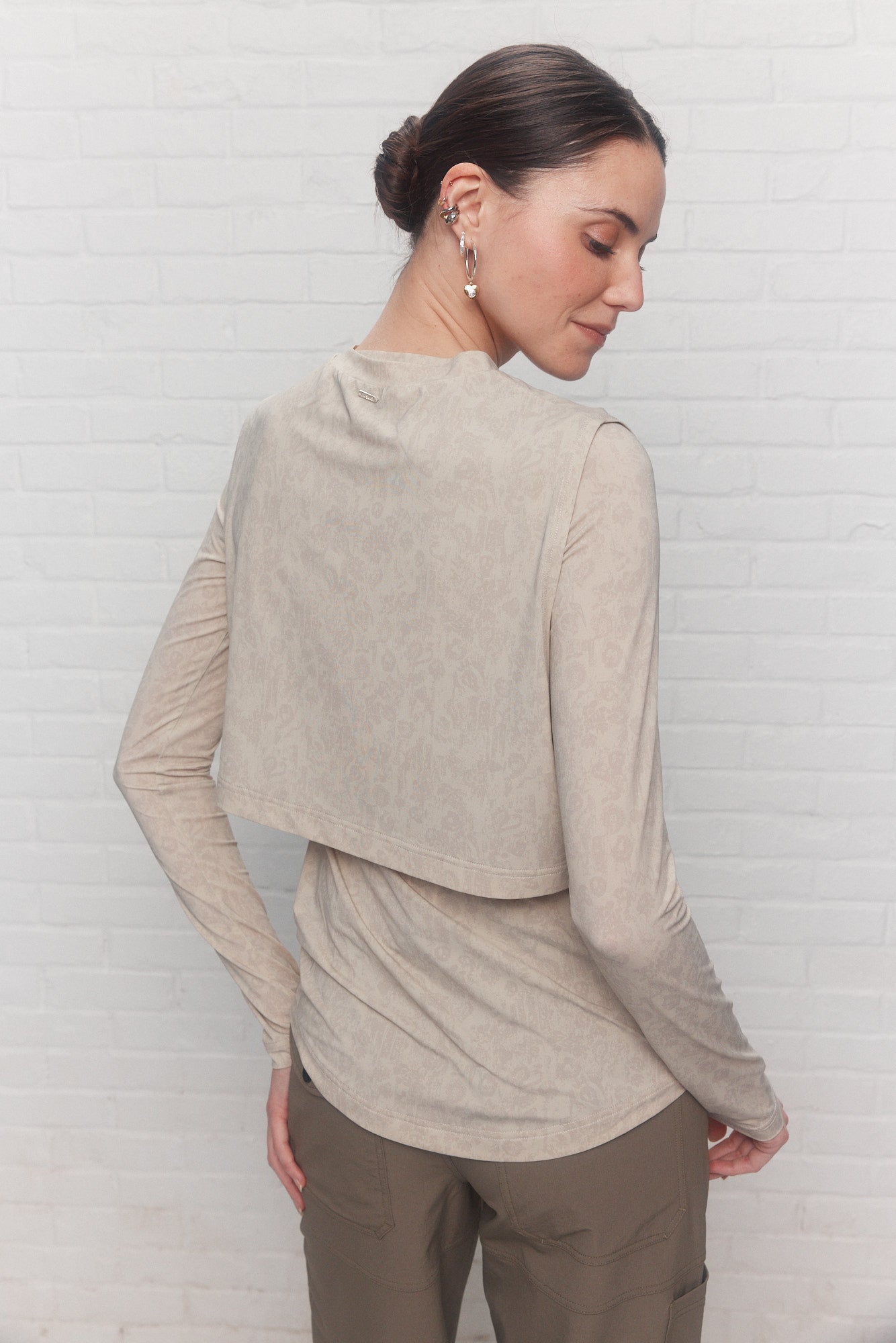 Taupe printed sweater with overlay | Gogo