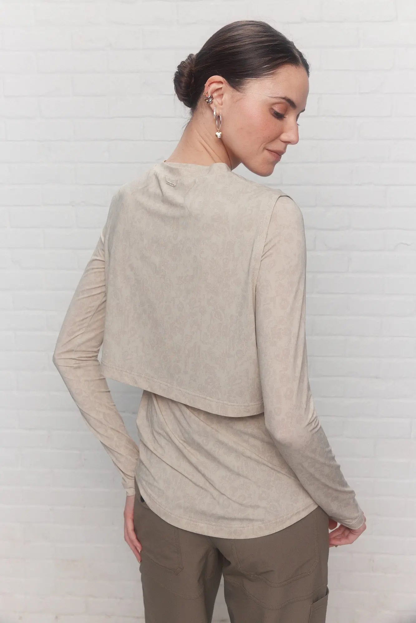 Chandail taupe imprimé avec superposition | Gogo JOELLE Collection
